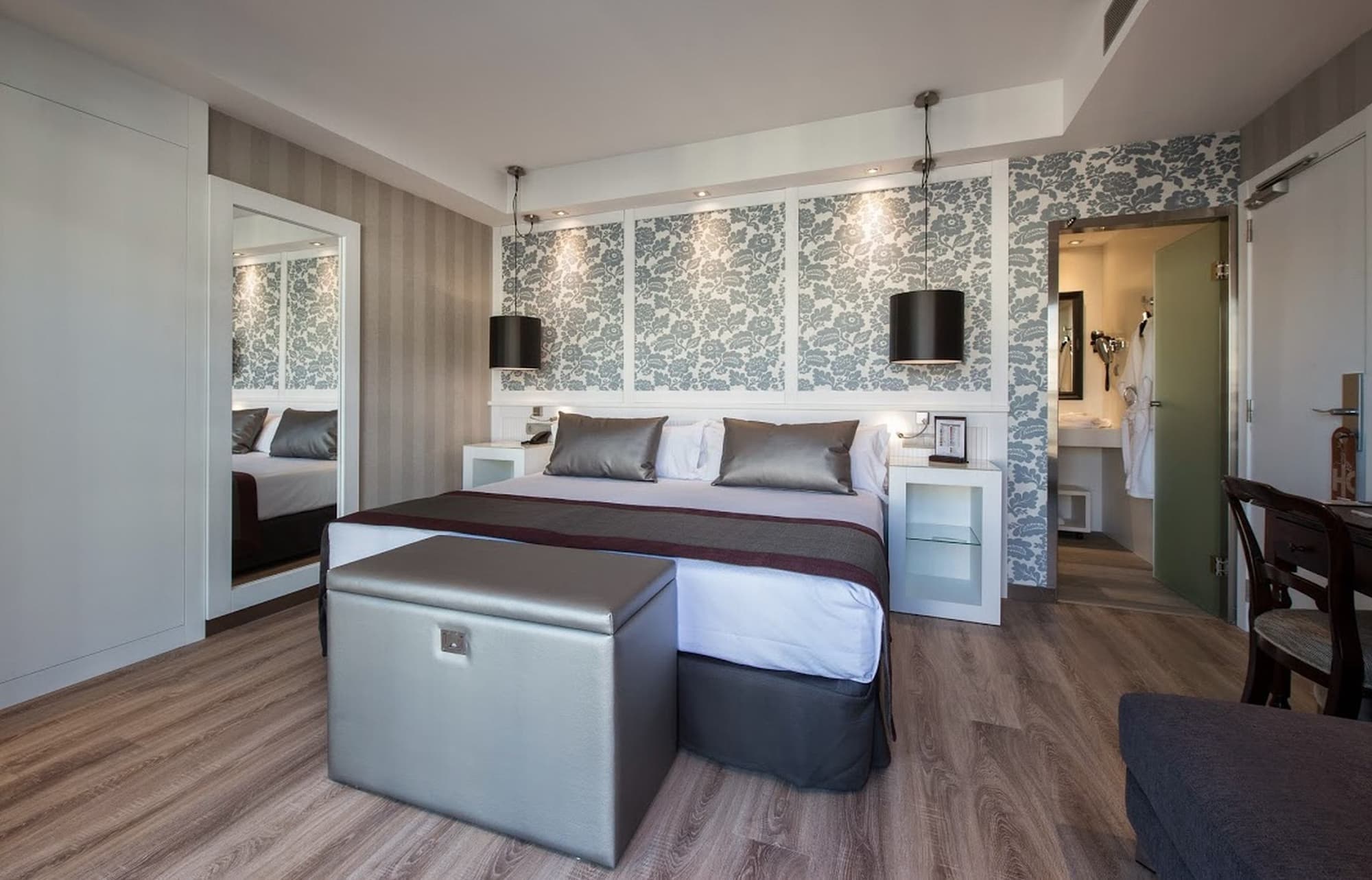 Catalonia Plaza Cataluña, Room