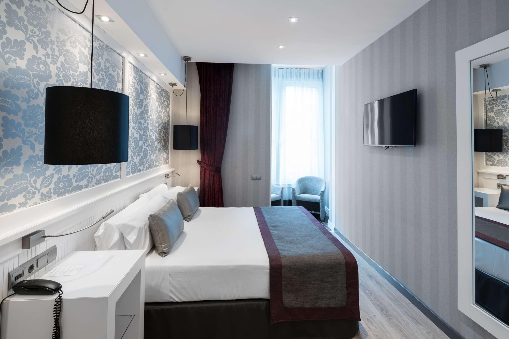 Catalonia Plaza Cataluña, Room