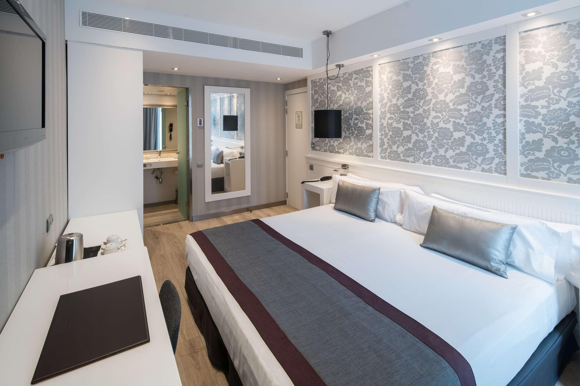 Catalonia Plaza Cataluña, Room