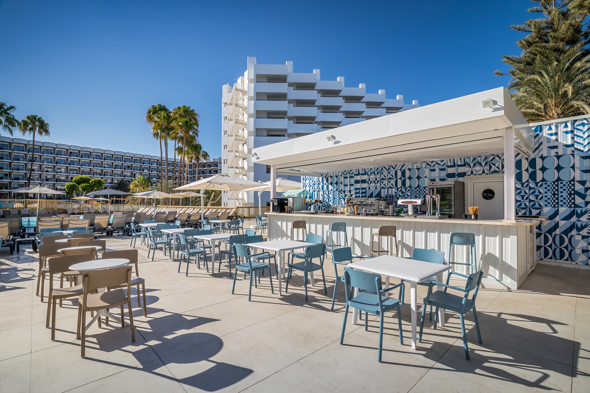 Barcelo Margaritas, Bar