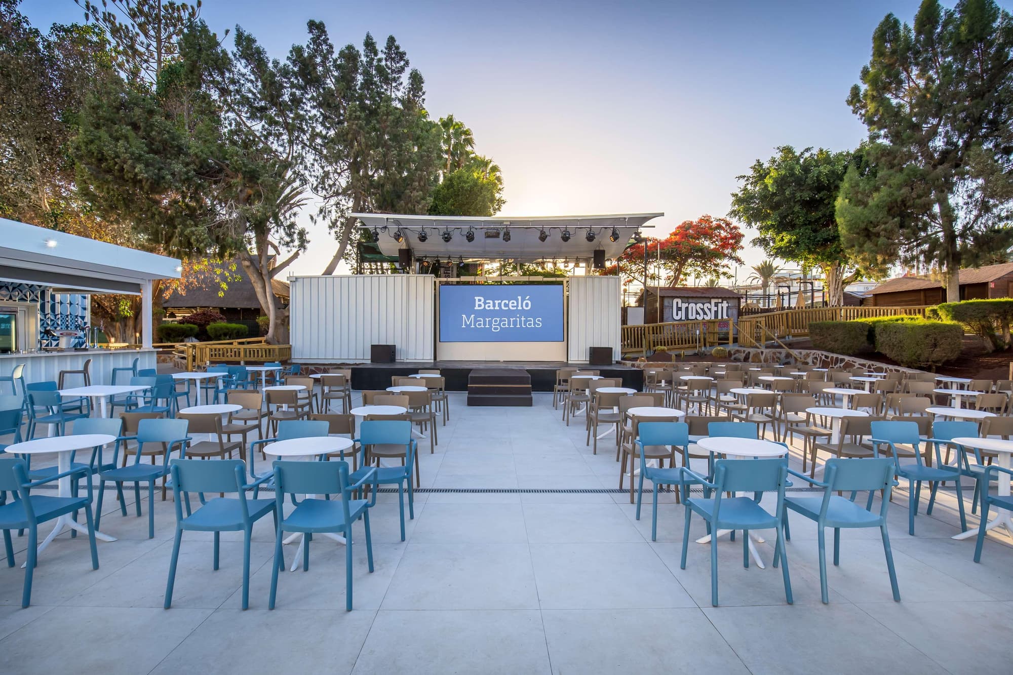 Barcelo Margaritas, Bar