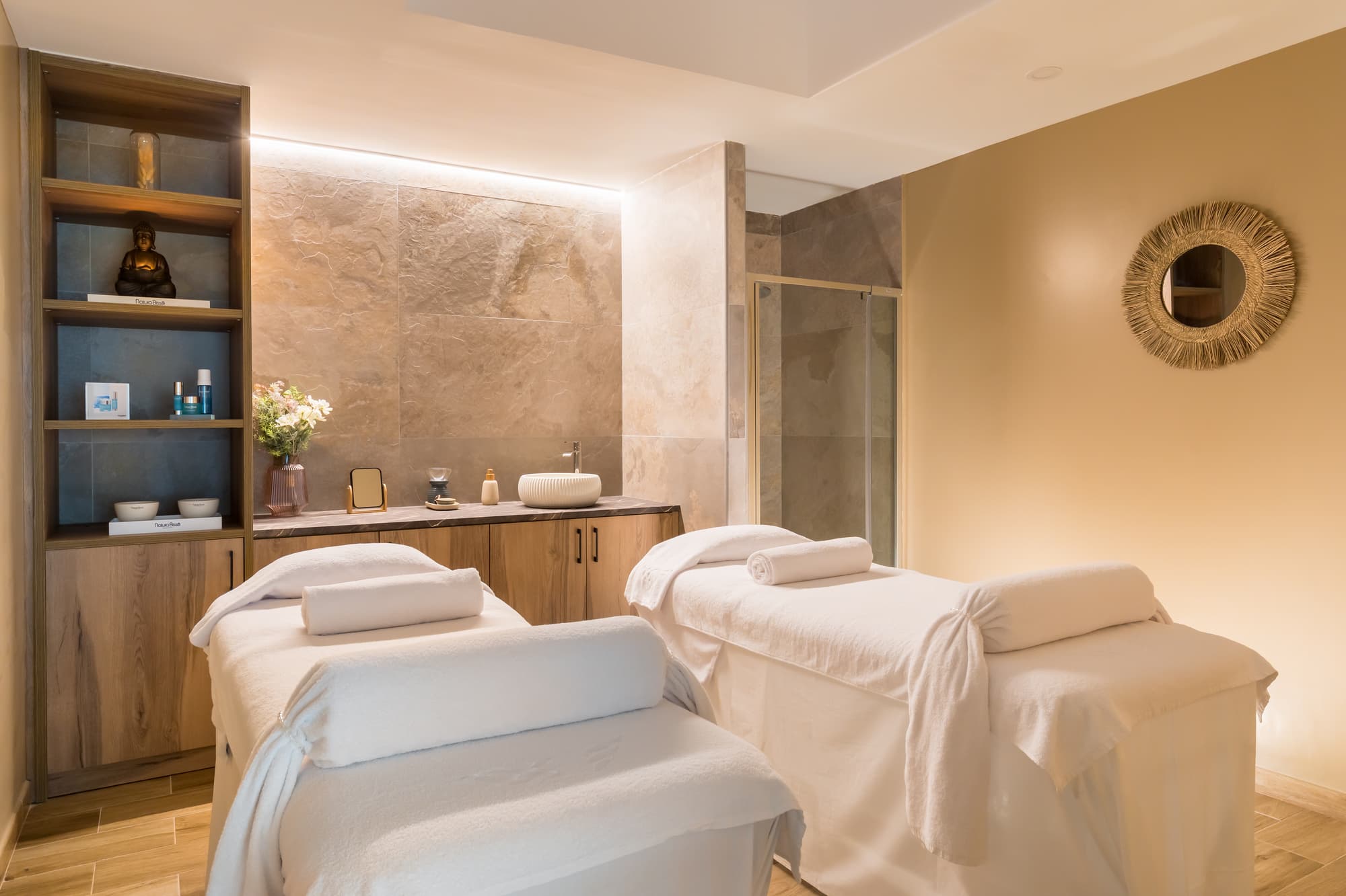 Barcelo Margaritas, Sports and Entertainment