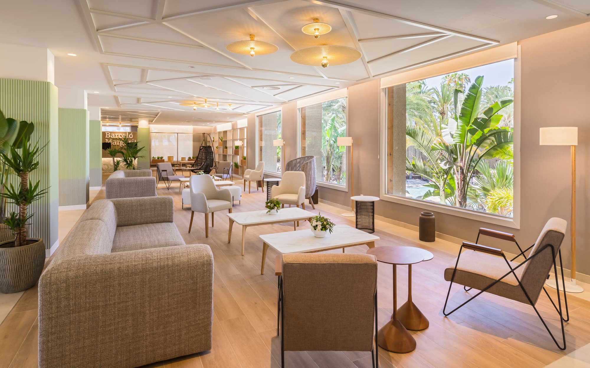 Barcelo Margaritas, Lobby