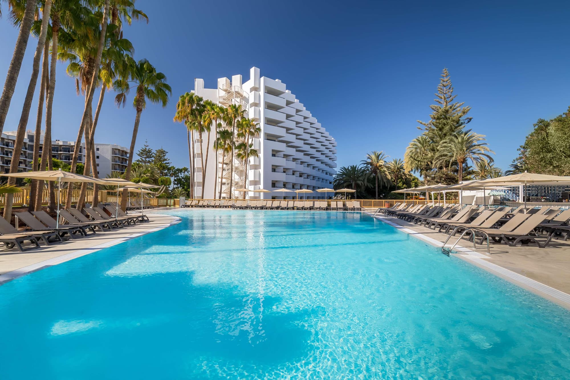 Barcelo Margaritas, Pool