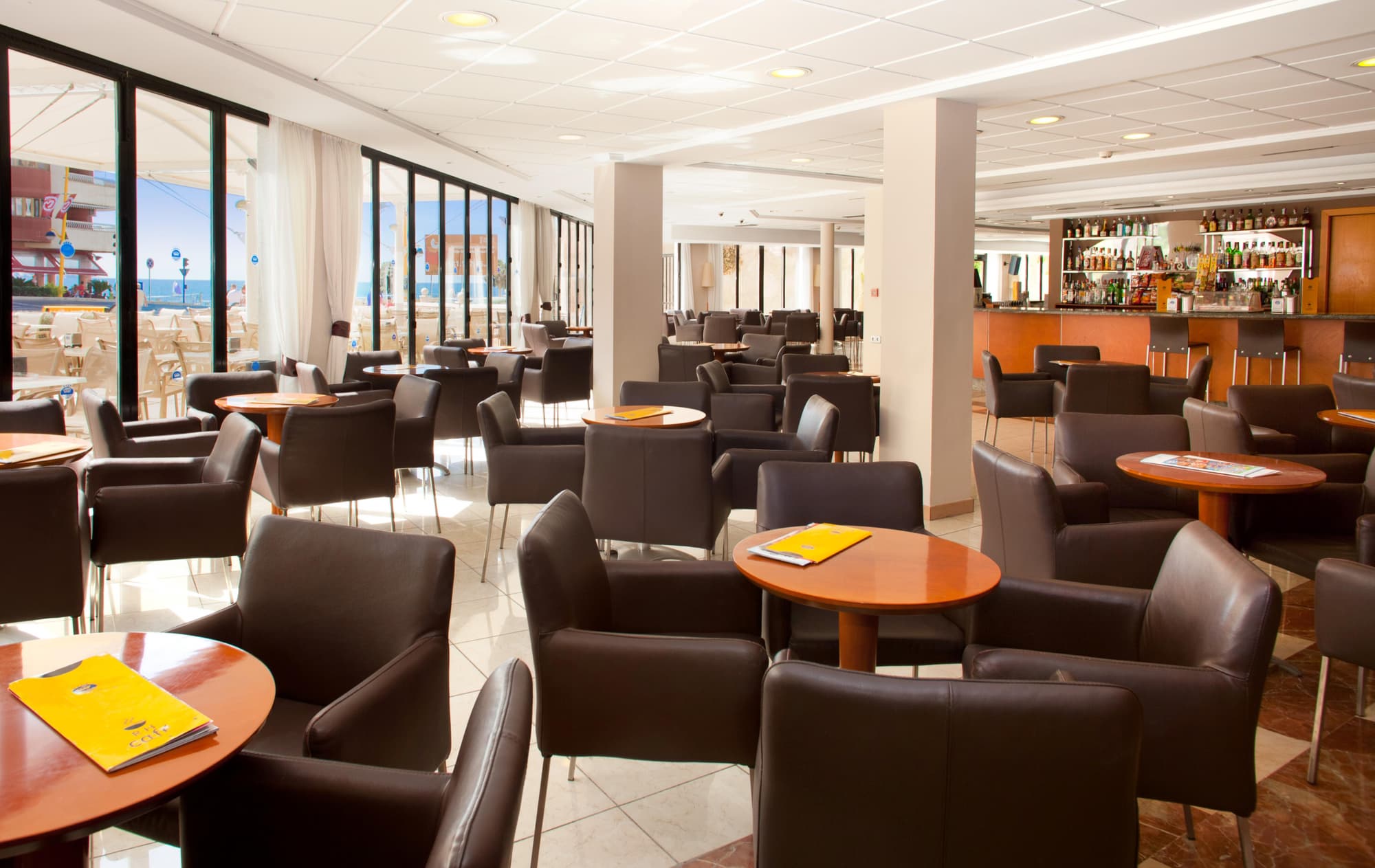 RH Corona del Mar, Bar