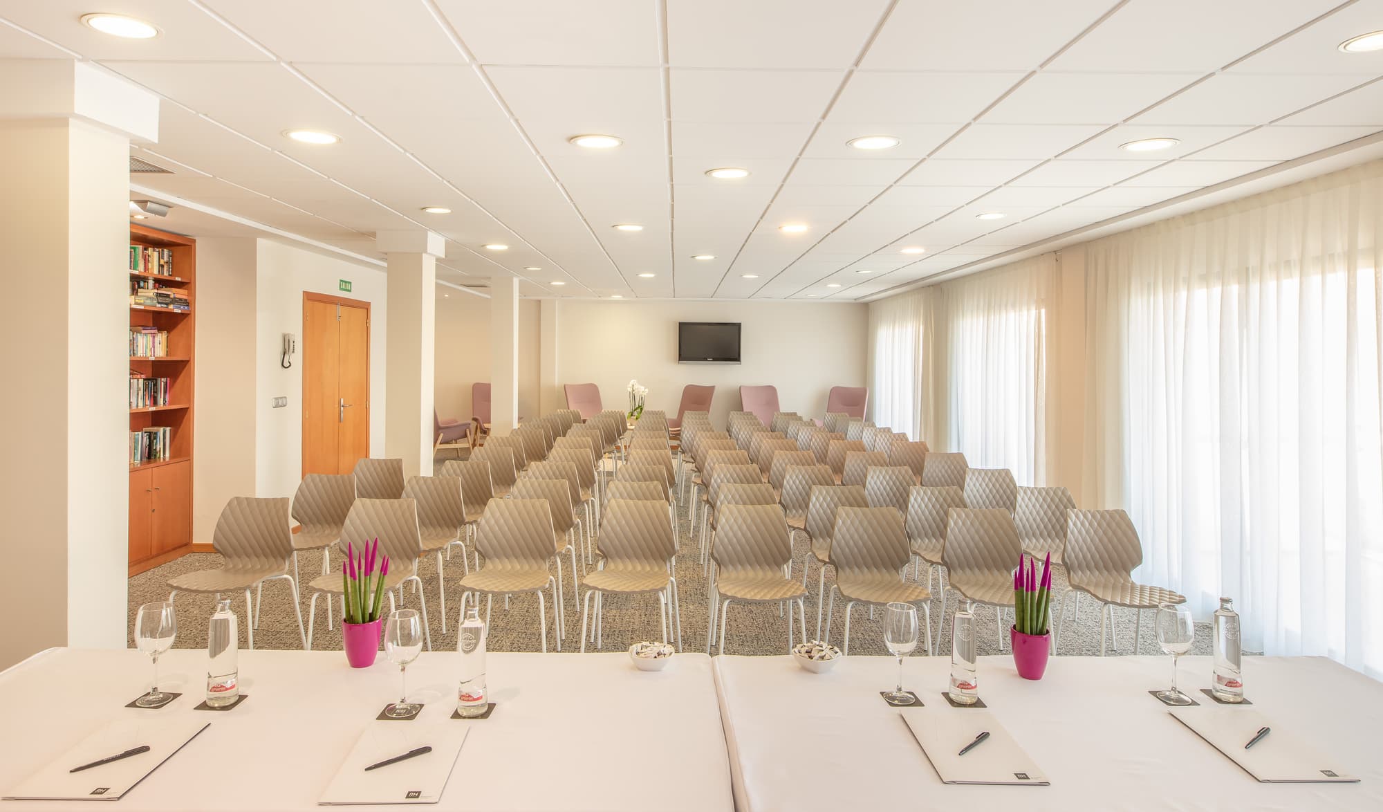 RH Corona del Mar, Conferences