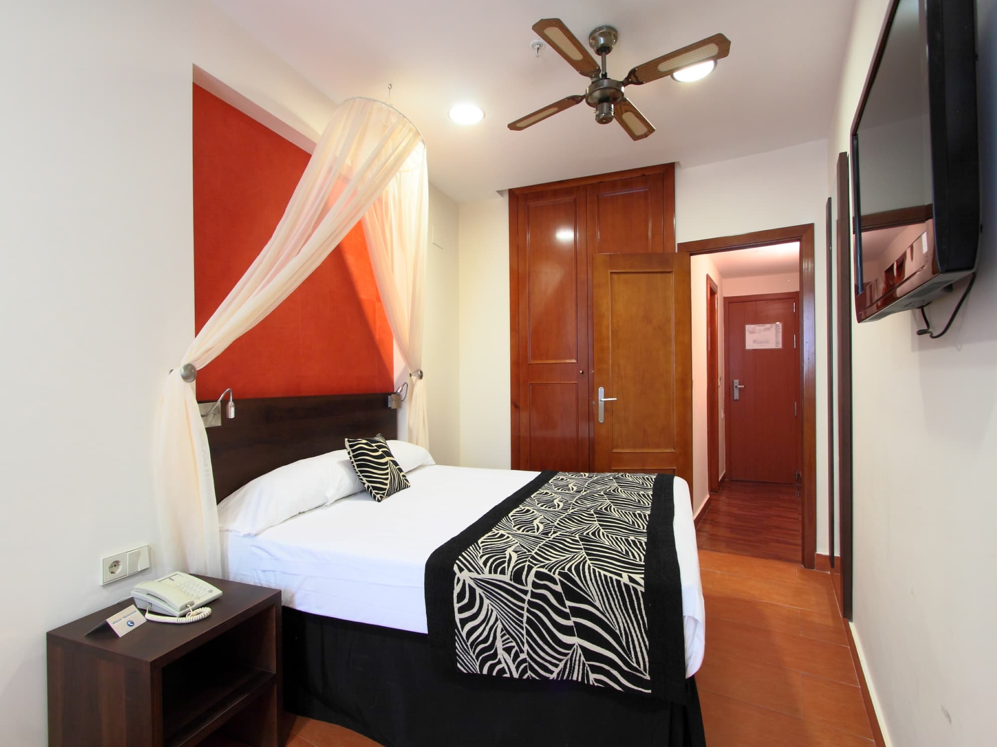 Magic Aqua Rock Gardens, Room