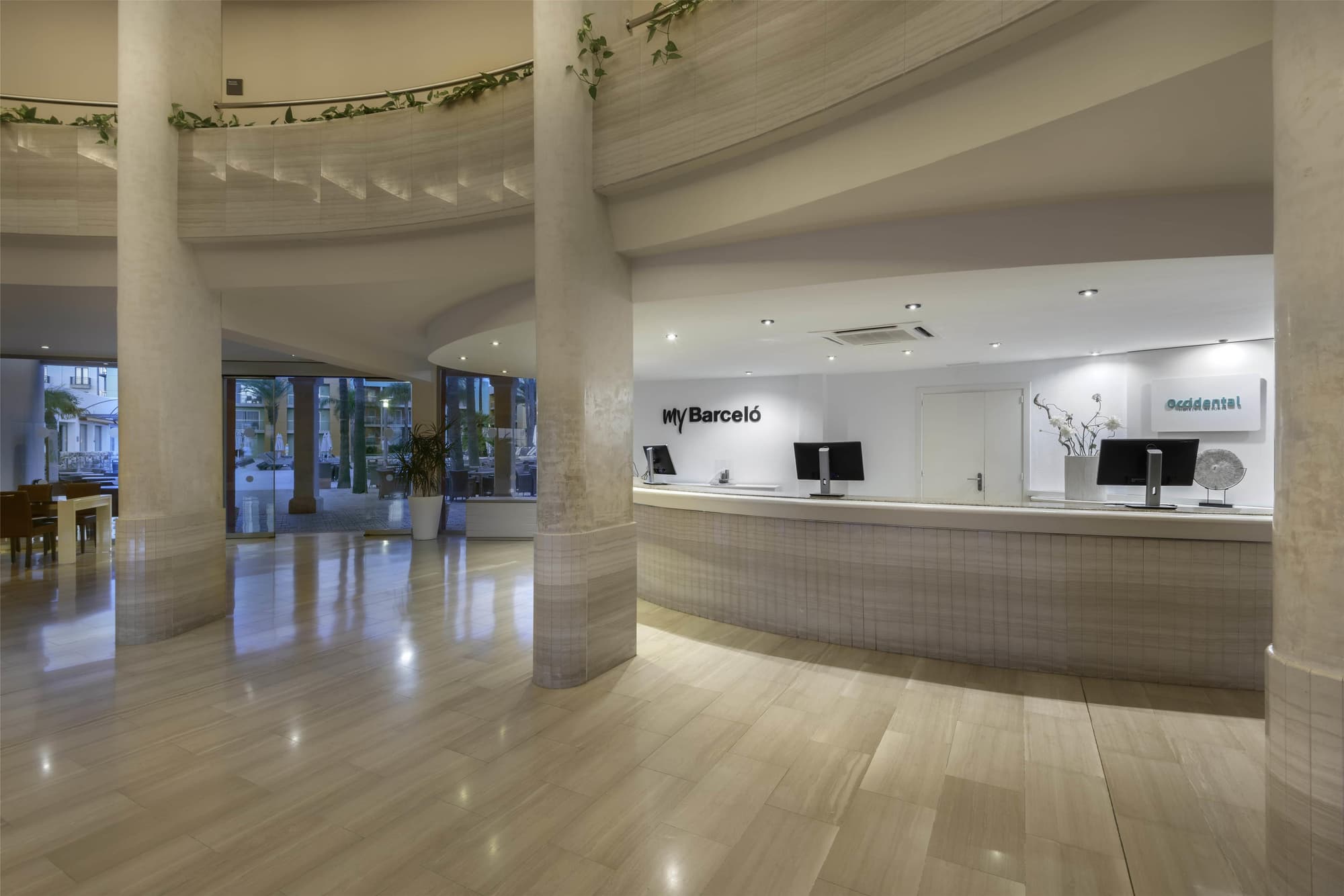Occidental Menorca, Lobby