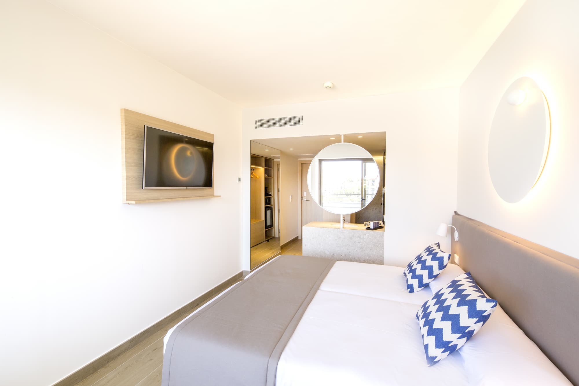 FERGUS Style Tobago, Room