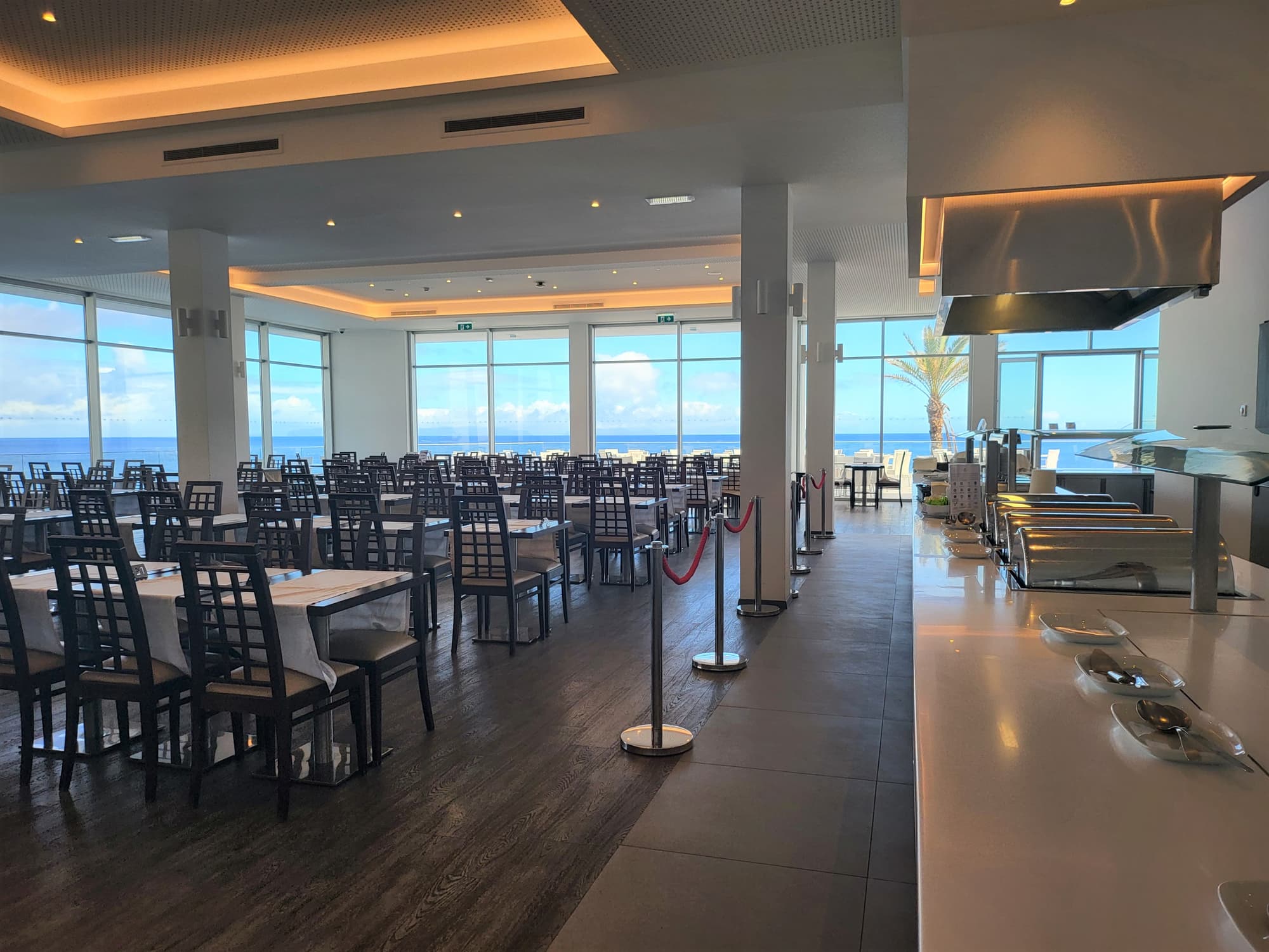 Royal Orchid, Restaurant