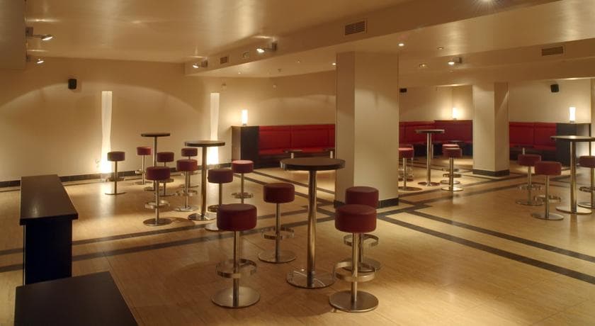 Palacio de Velada, Bar