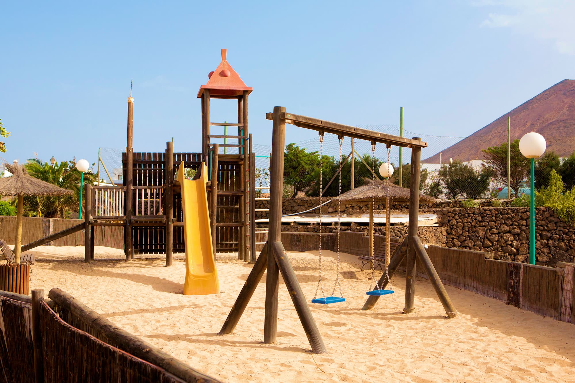 SBH Royal Mónica, Sports and Entertainment