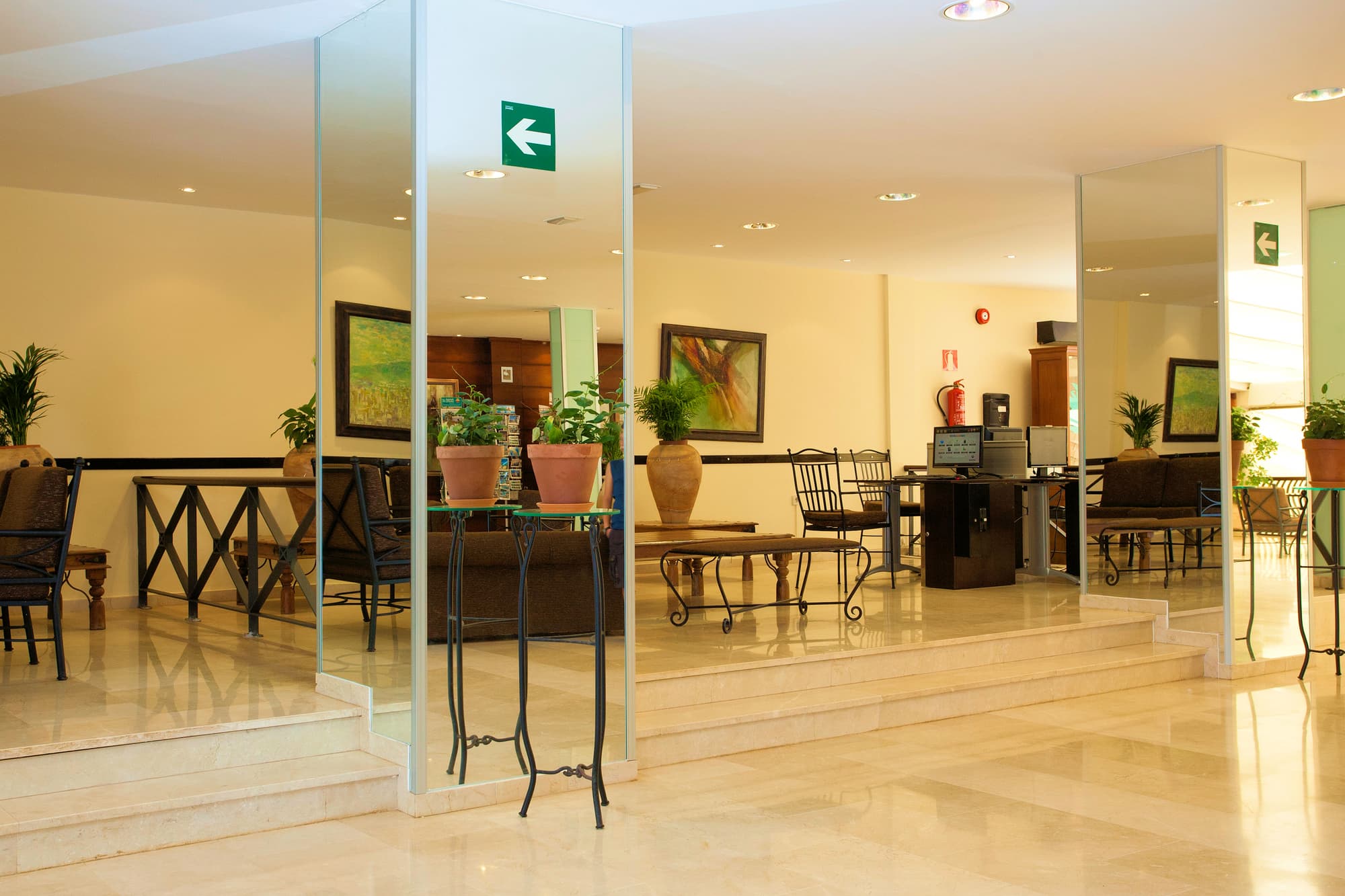 SBH Royal Mónica, Lobby