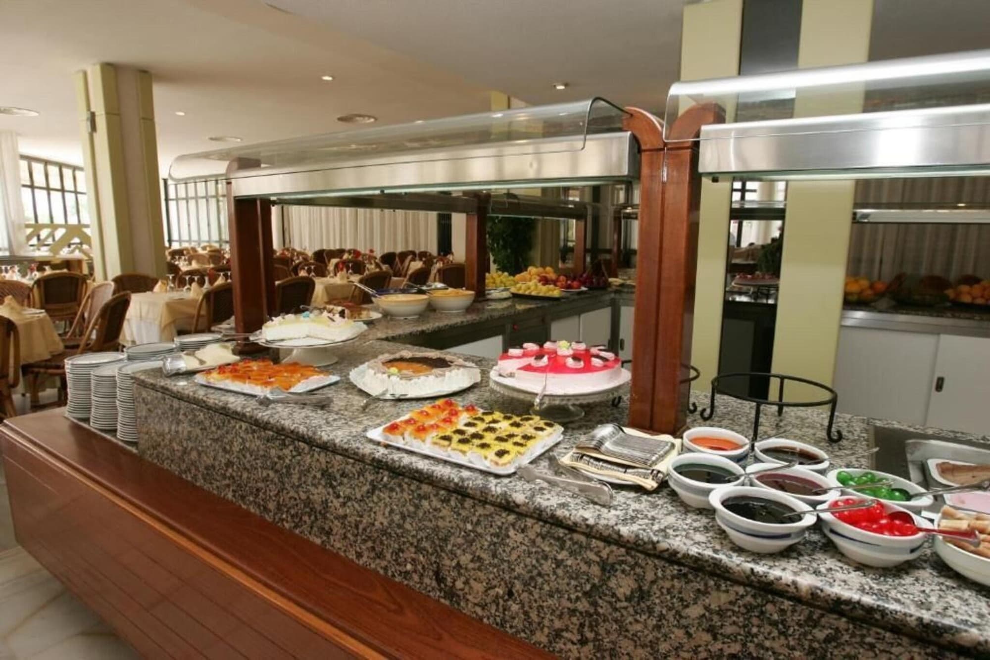 AR Almerimar, Restaurant