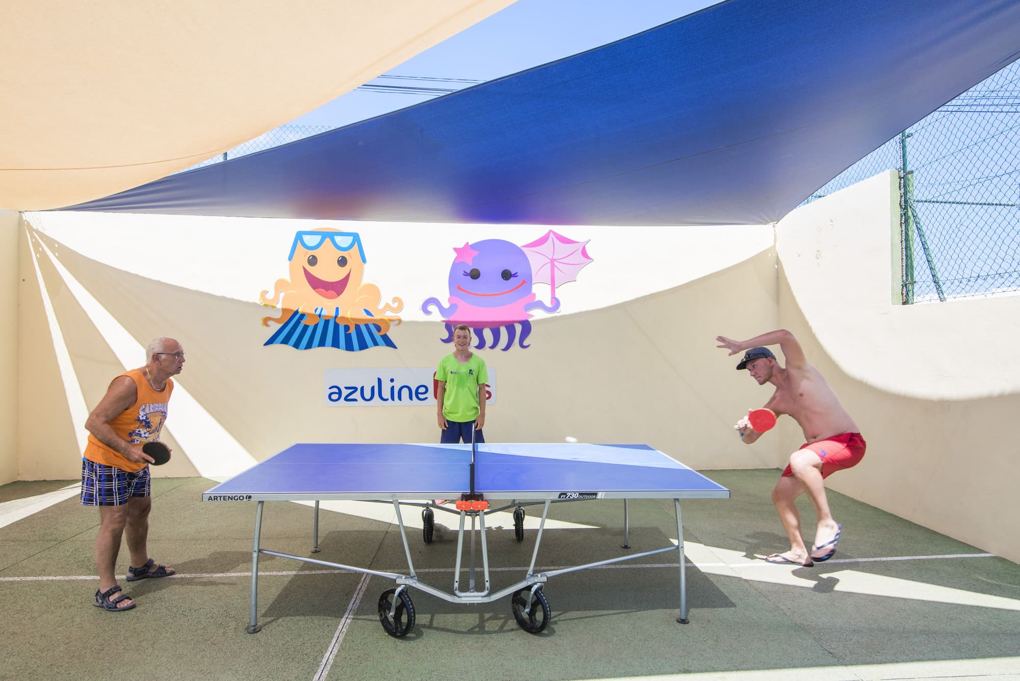 AzuLine Hotel Bergantin, Sports and Entertainment