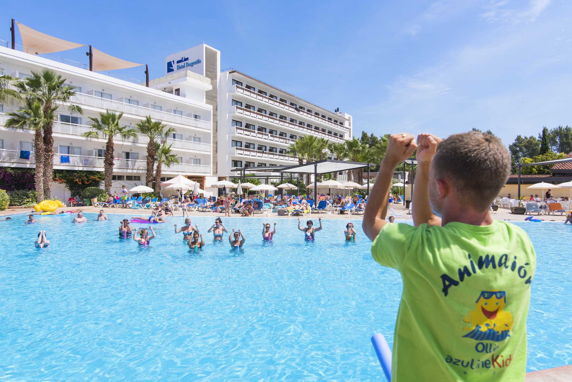 AzuLine Hotel Bergantin, Sports and Entertainment