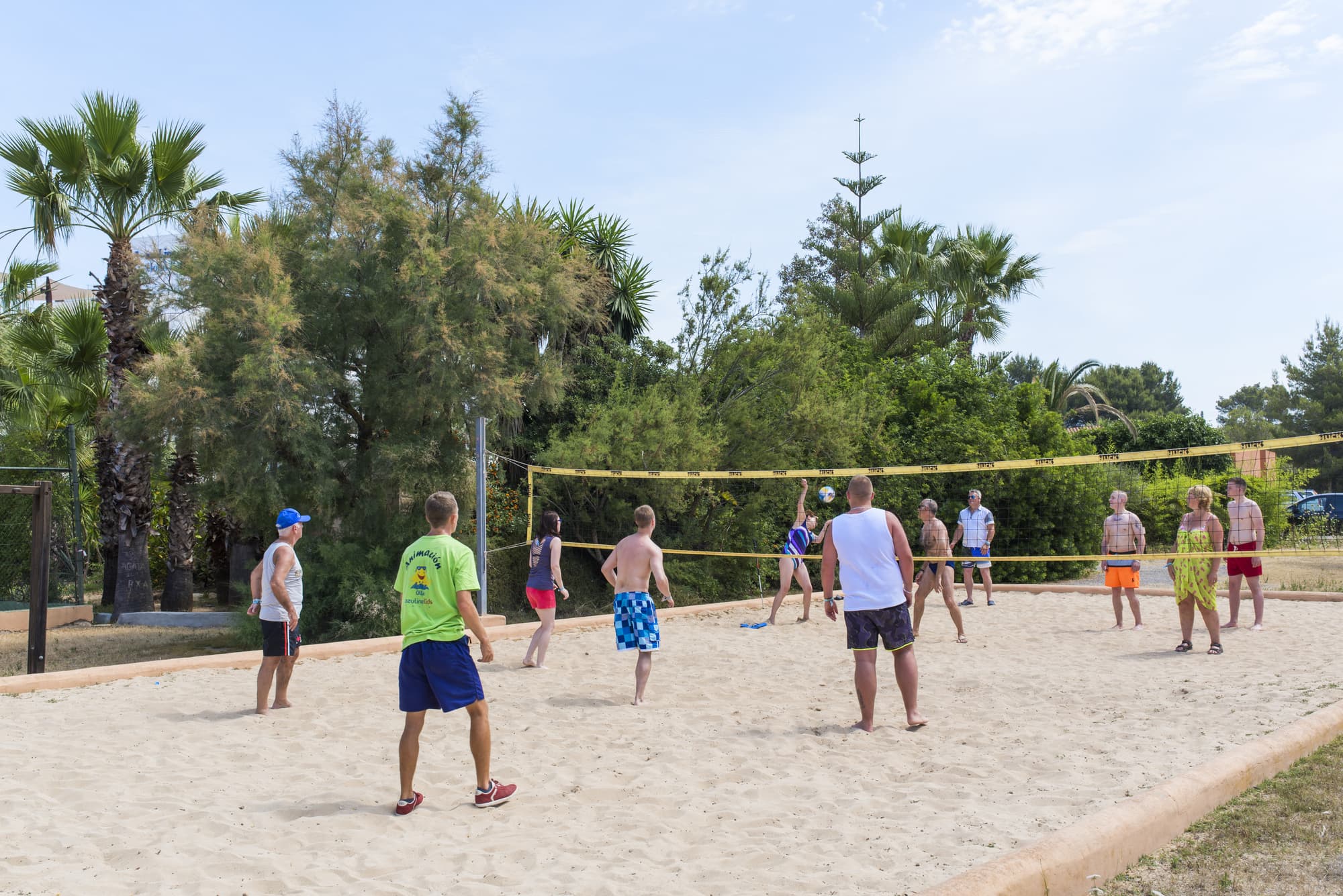 AzuLine Hotel Bergantin, Sports and Entertainment