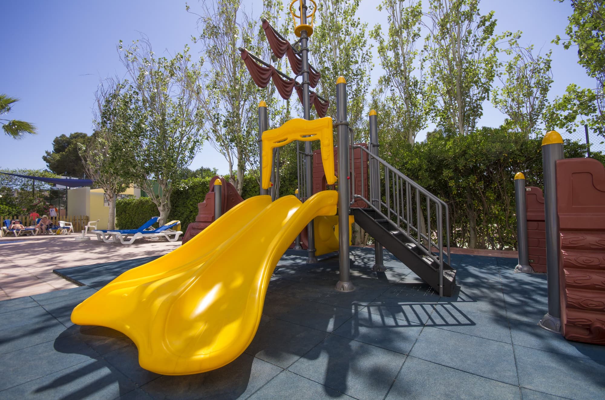 AzuLine Hotel Bergantin, Sports and Entertainment