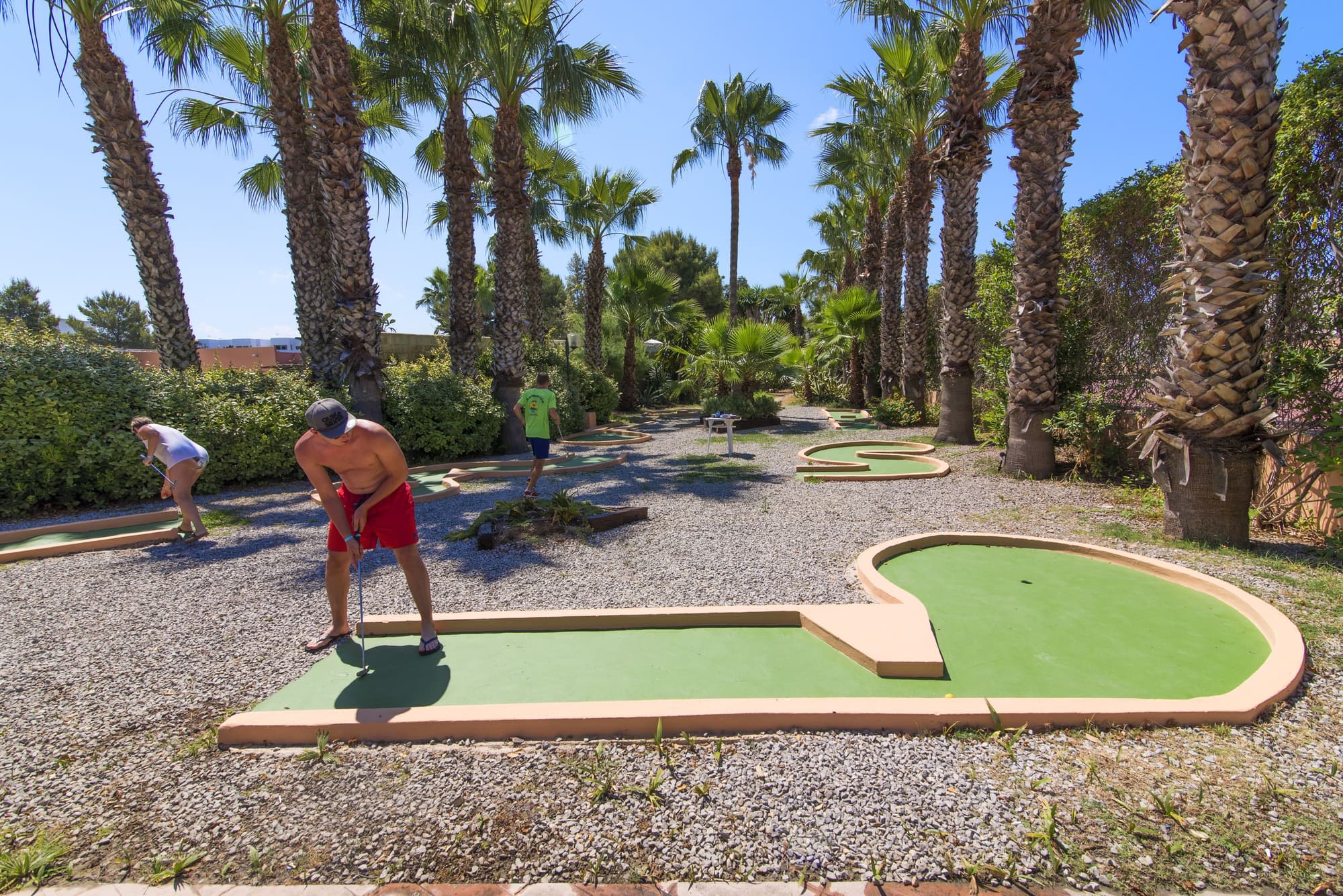 AzuLine Hotel Bergantin, Sports and Entertainment