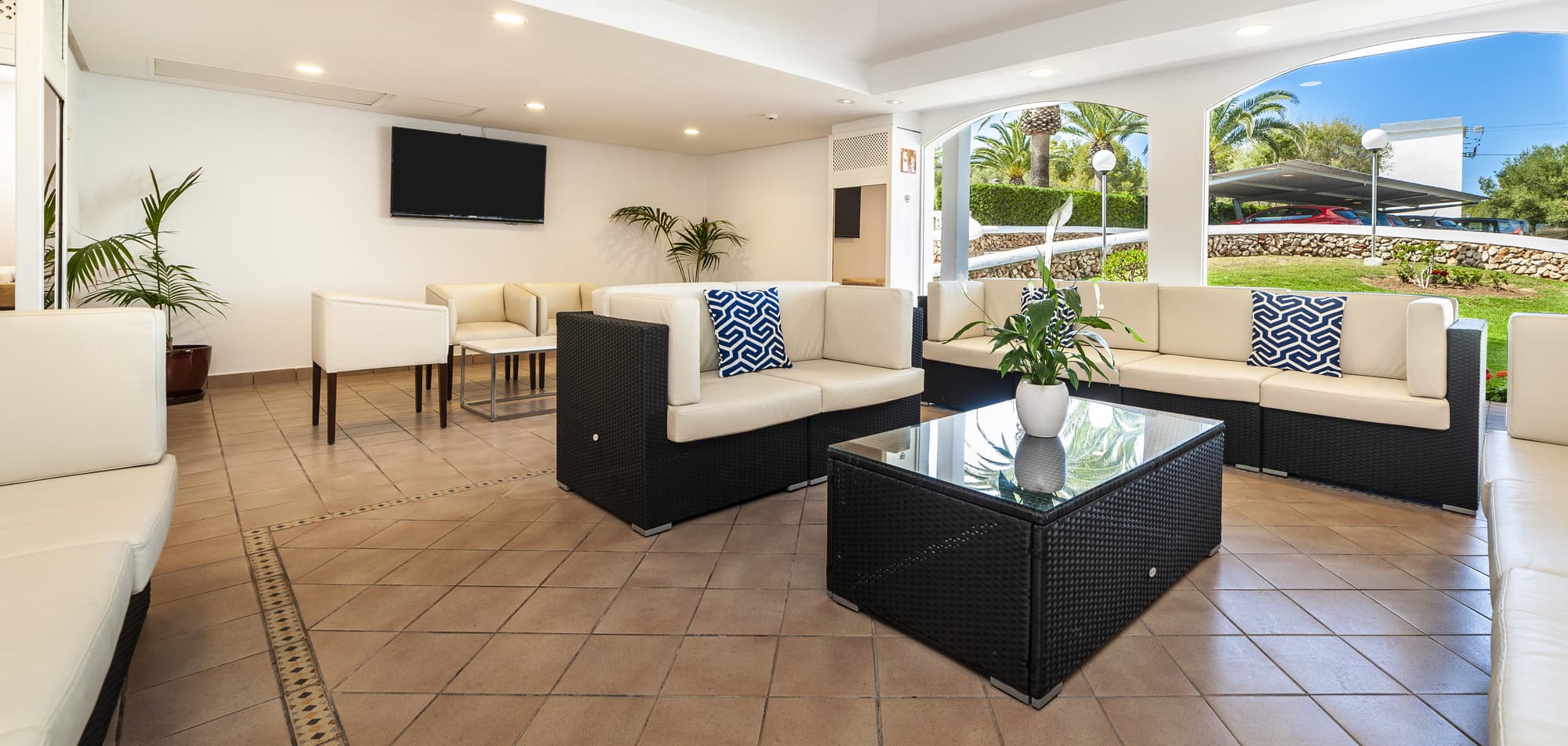 Globales Cala'n Blanes, Lobby