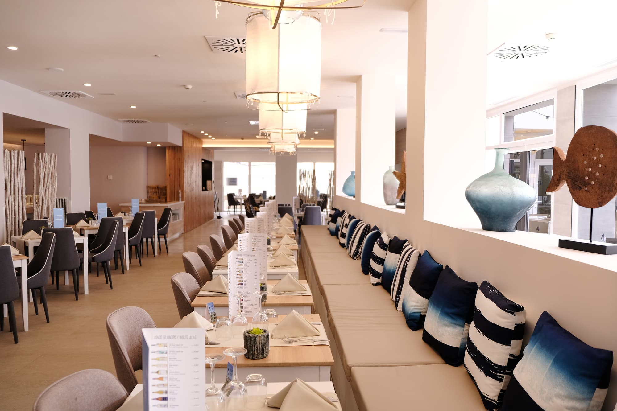 Las Arenas, Restaurant