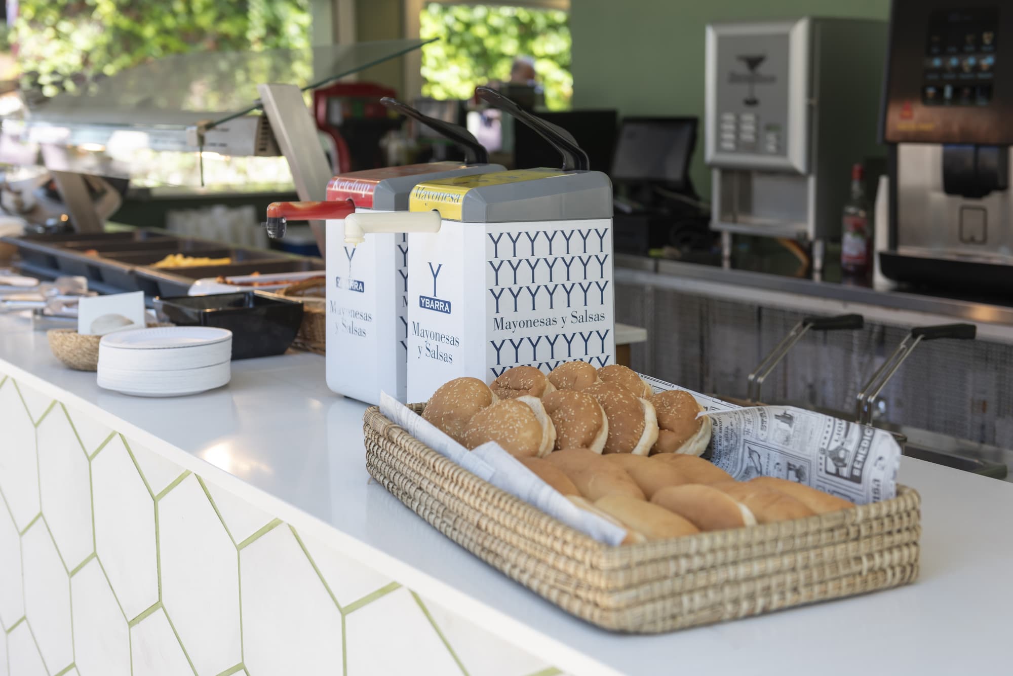 Castell dels Hams, Bar