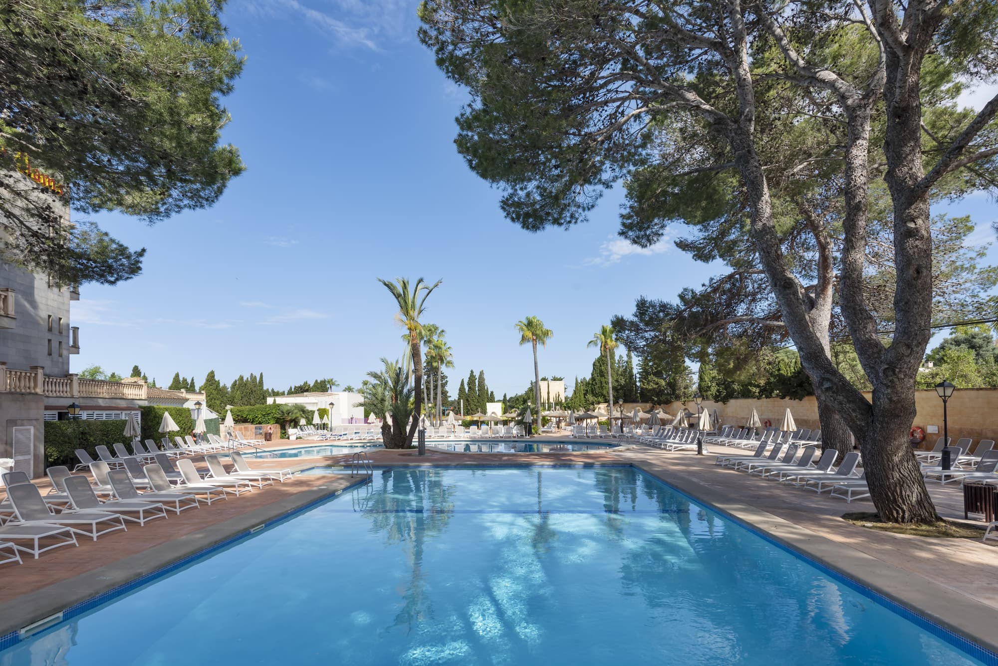 Castell dels Hams, Pool