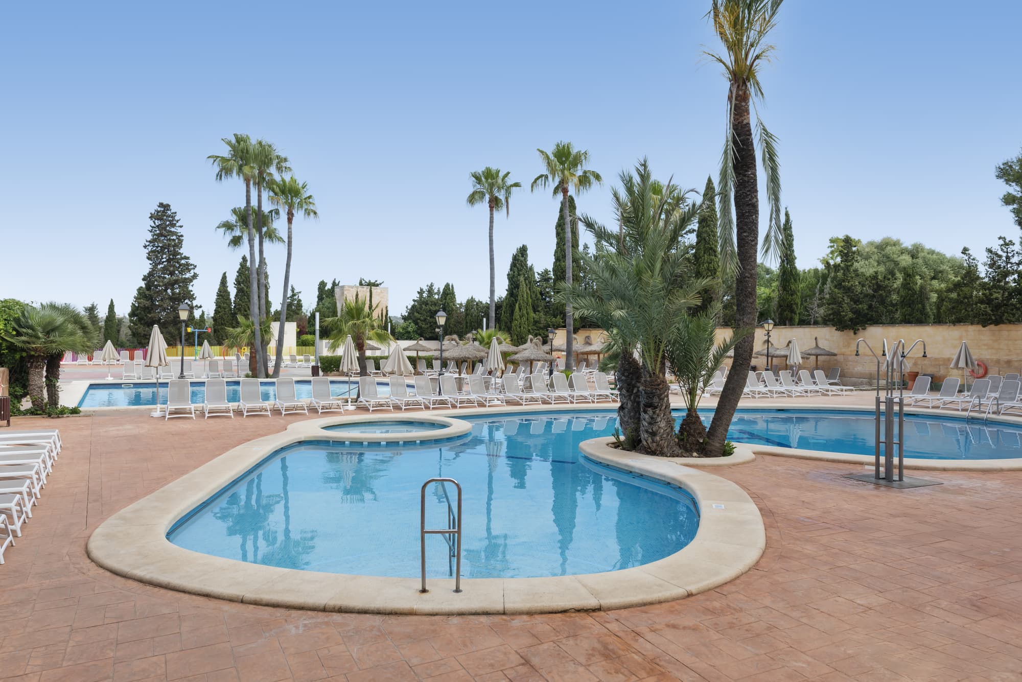 Castell dels Hams, Pool