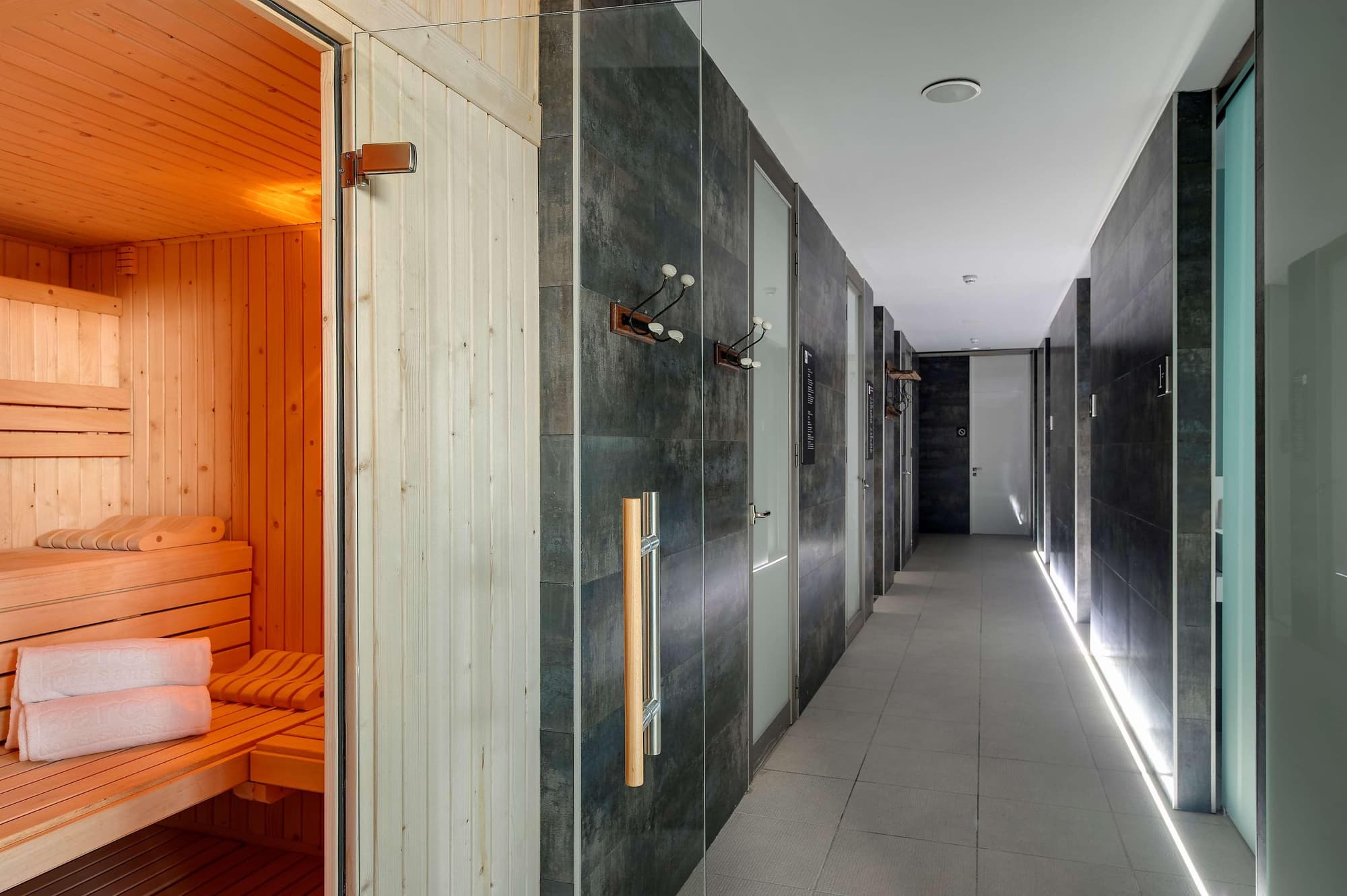 Barceló Hamilton Menorca -Adults Only, Sports and Entertainment