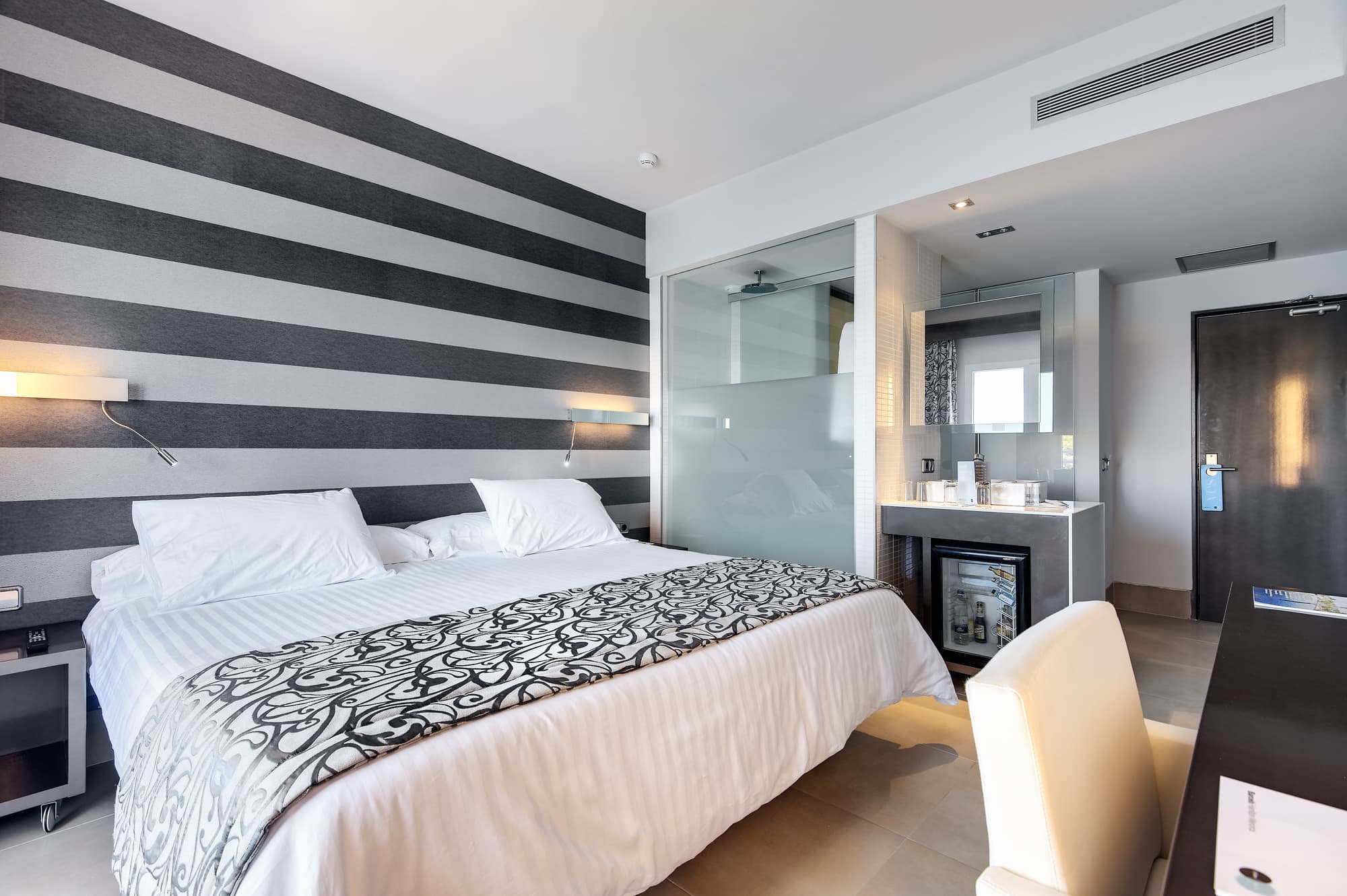 Barceló Hamilton Menorca -Adults Only, Room