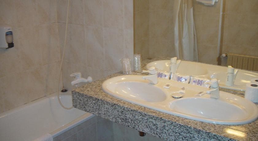 Refugi dels Isards, Room