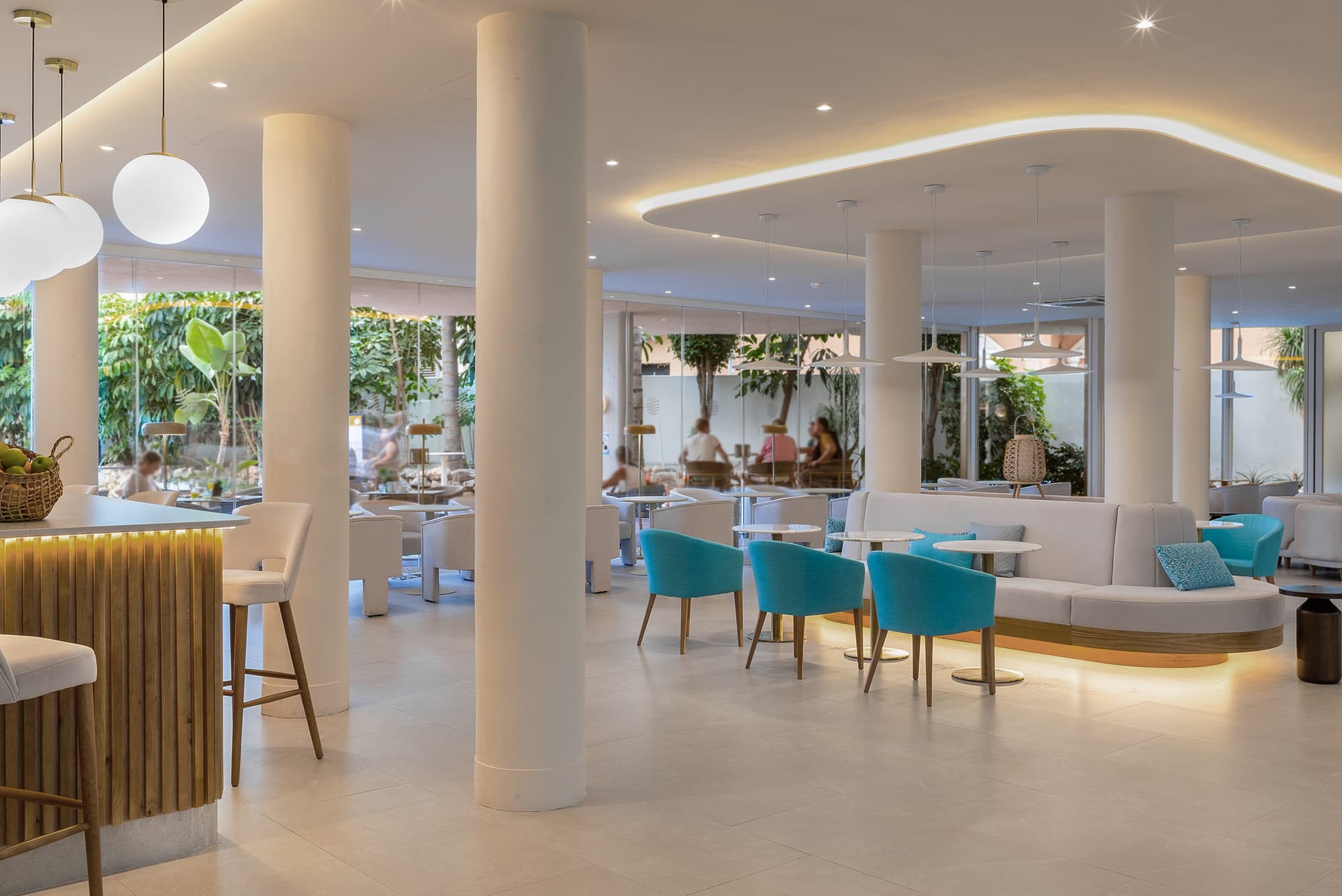 AluaSun Lago Rojo, Bar