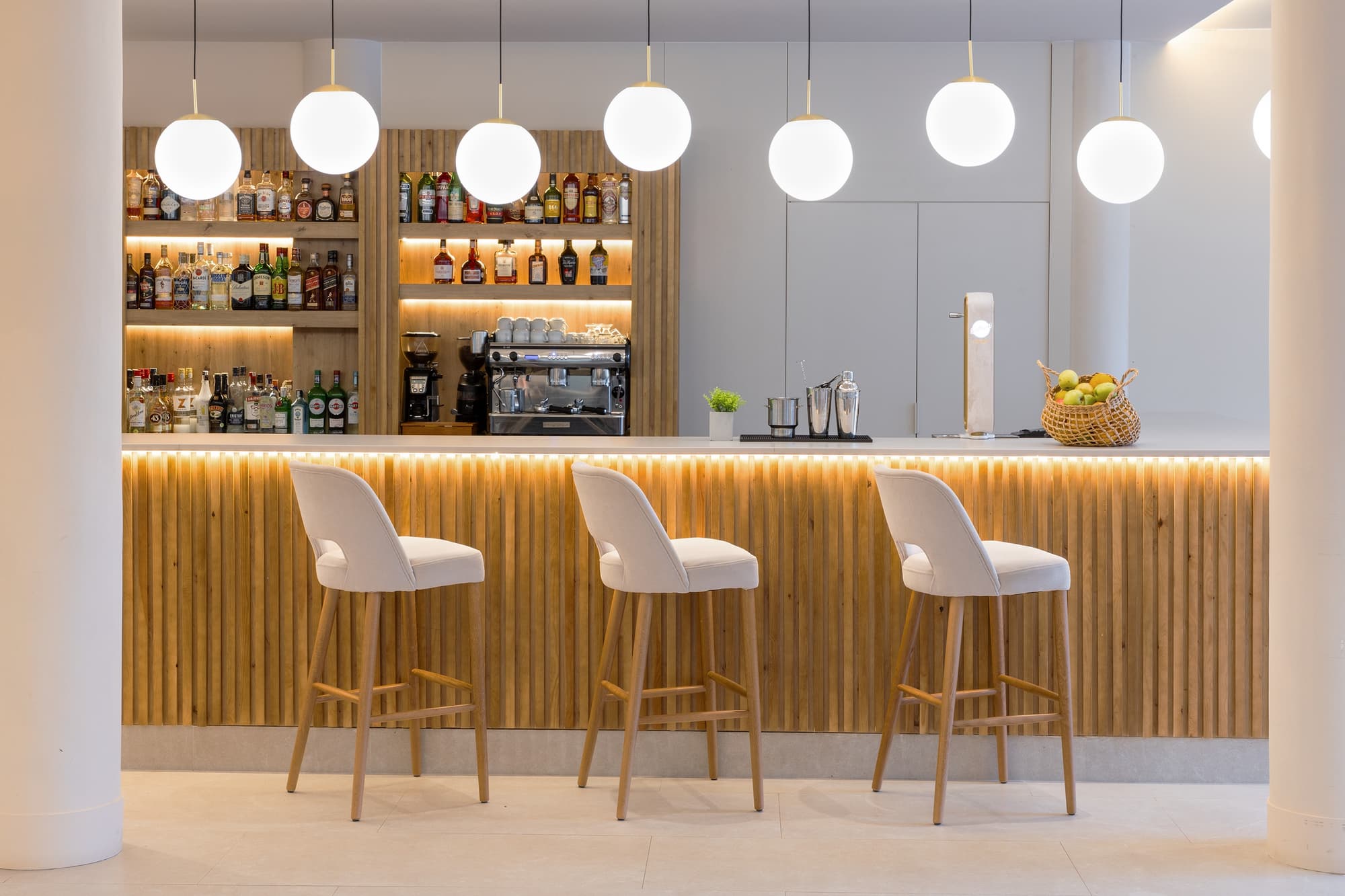 AluaSun Lago Rojo, Bar