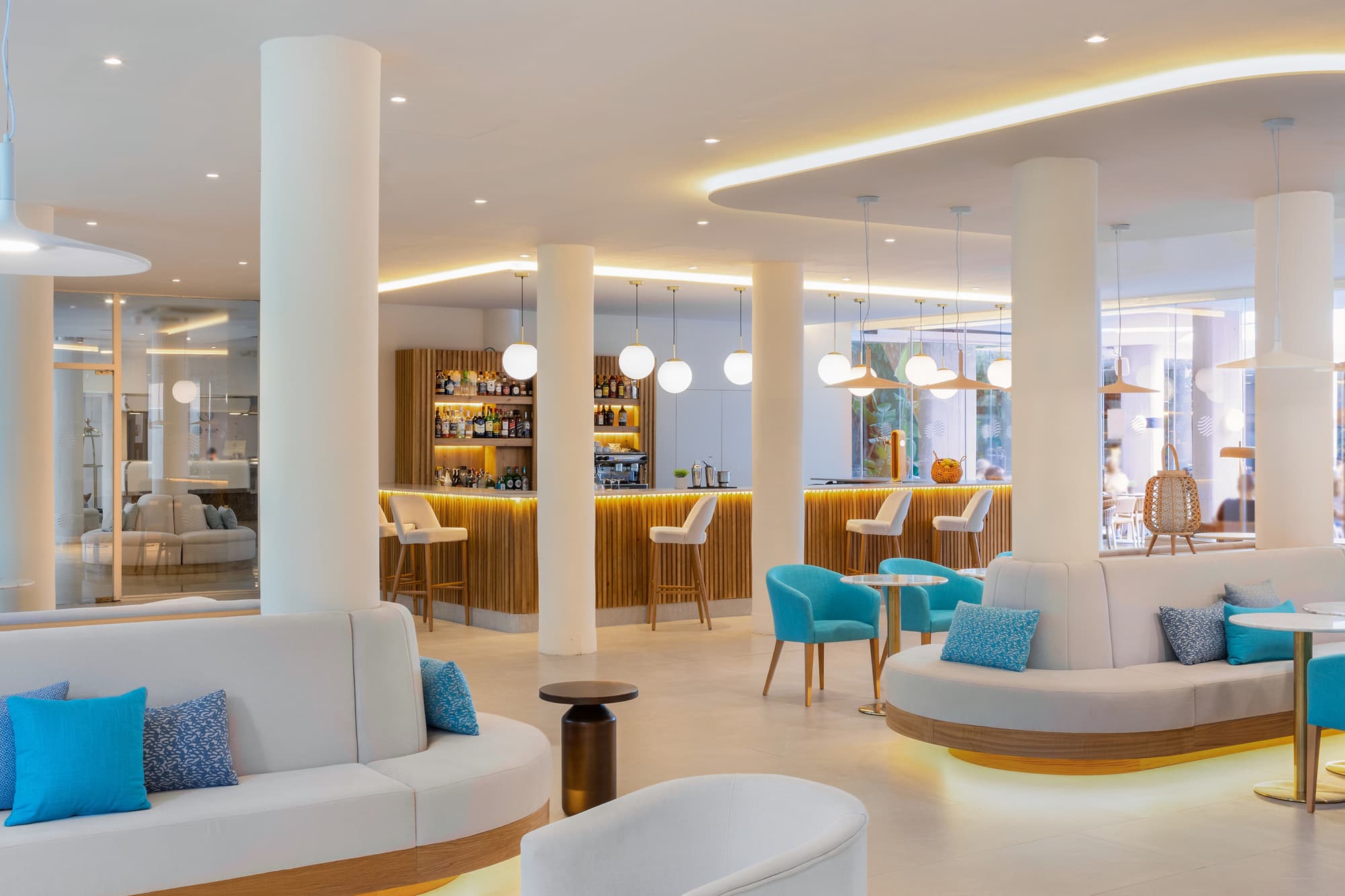 AluaSun Lago Rojo, Bar