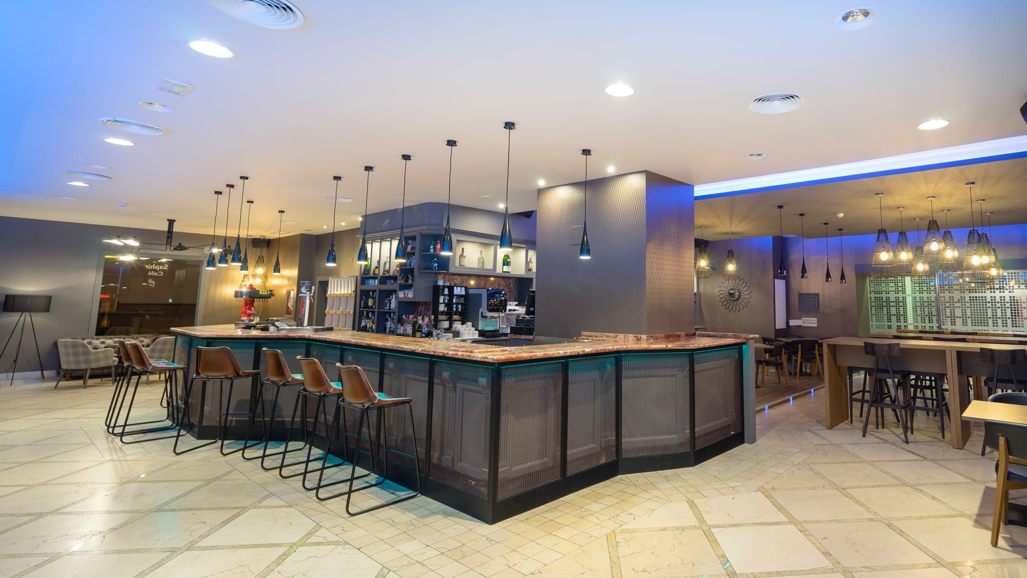 Estival Torrequebrada, Bar