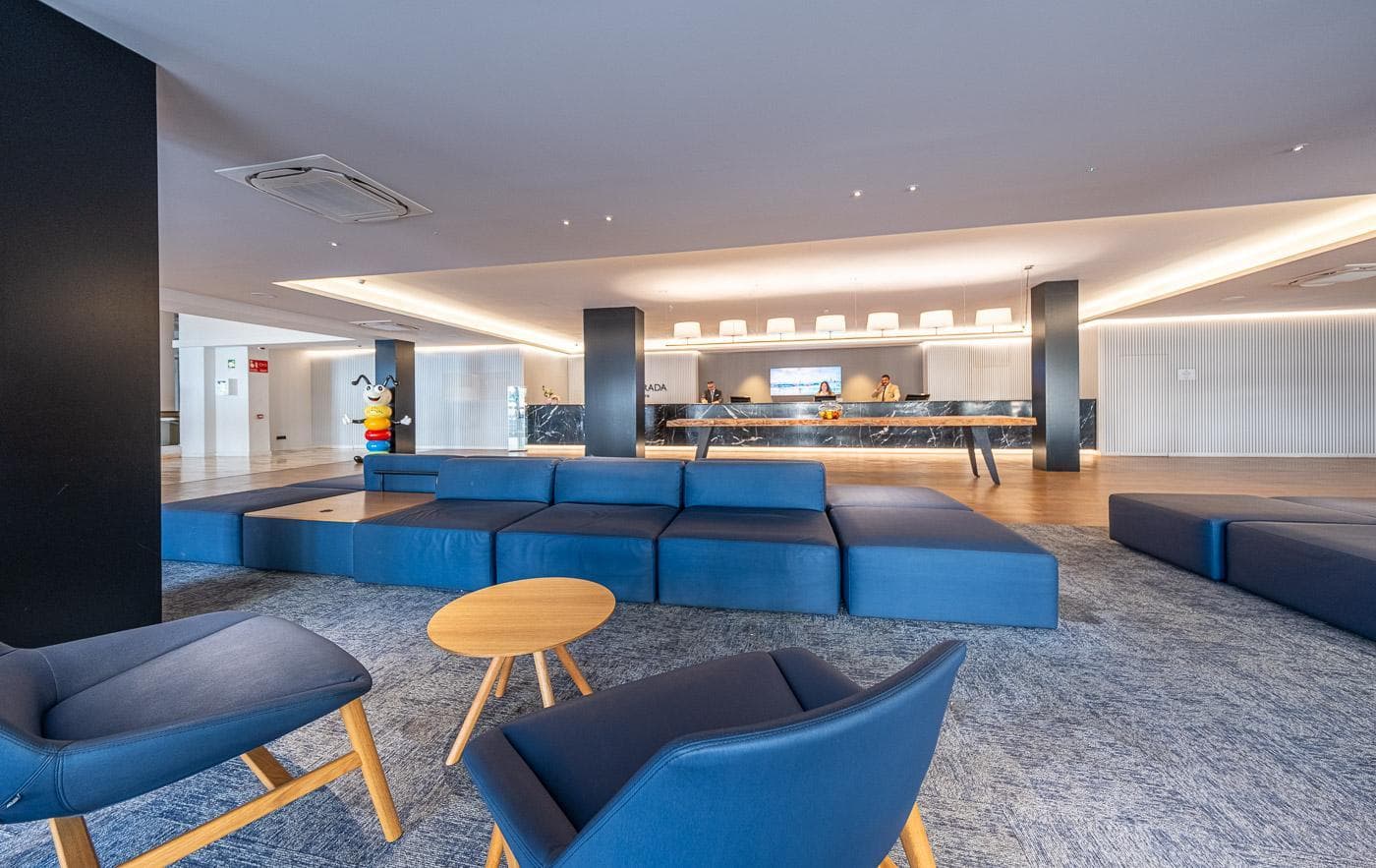 Estival Torrequebrada, Lobby