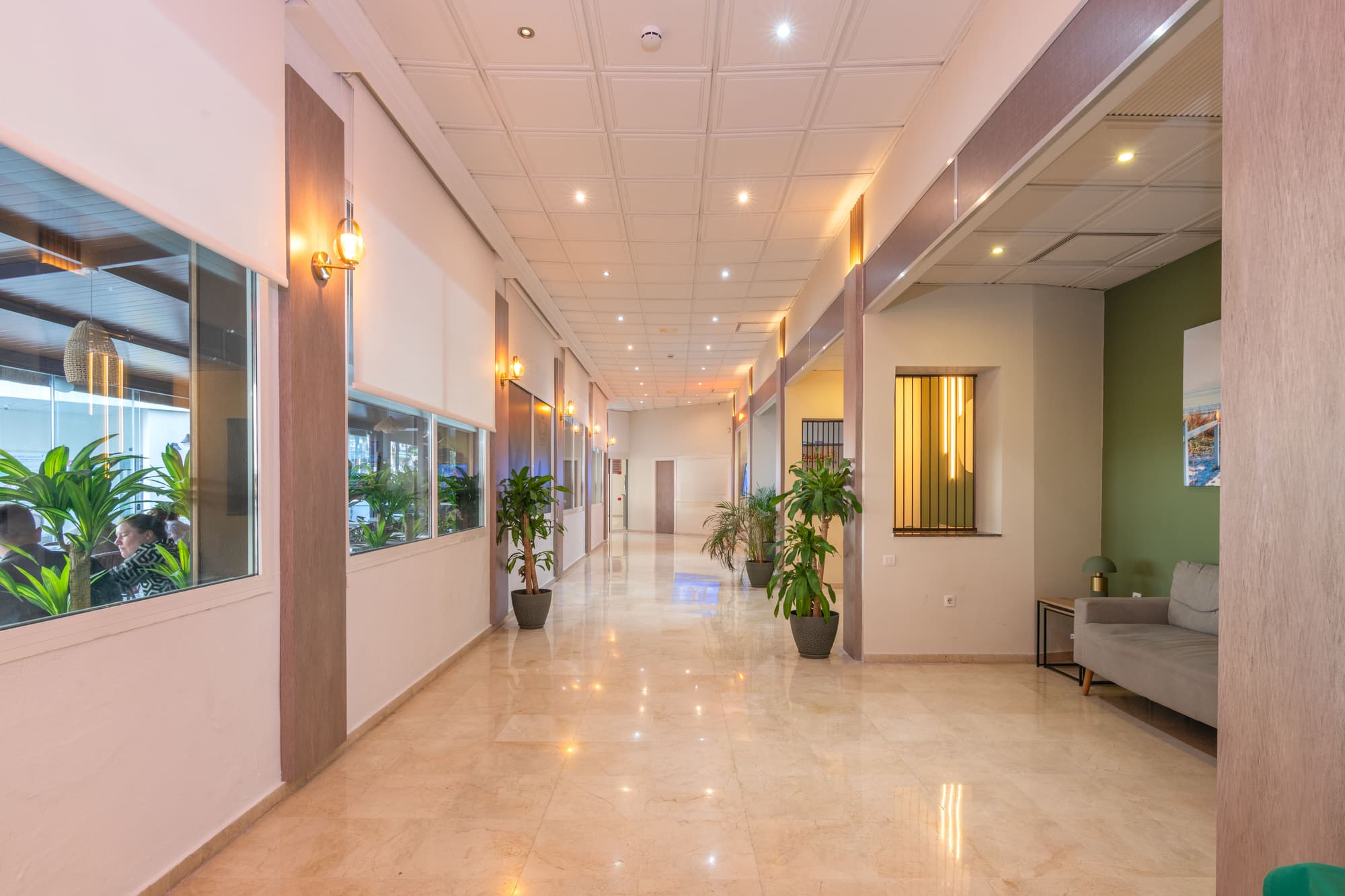 Hotel Parasol by Dorobe, Lobby