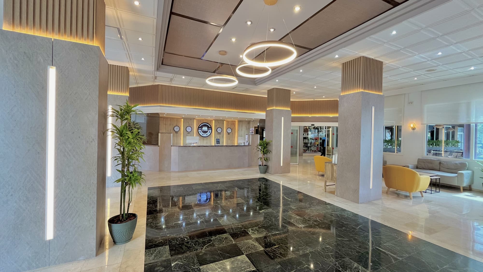 Hotel Parasol by Dorobe, Lobby