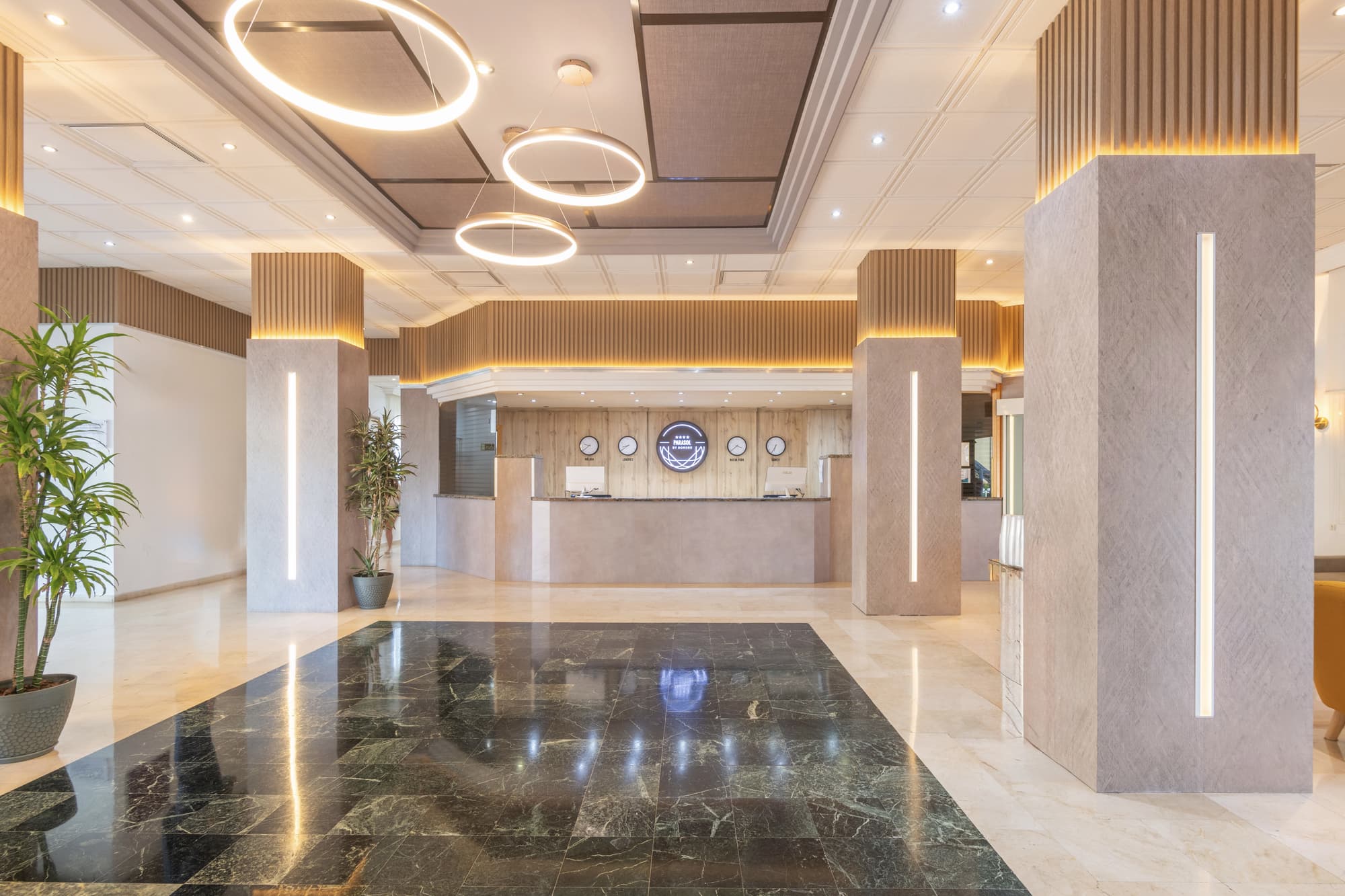 Hotel Parasol by Dorobe, Lobby