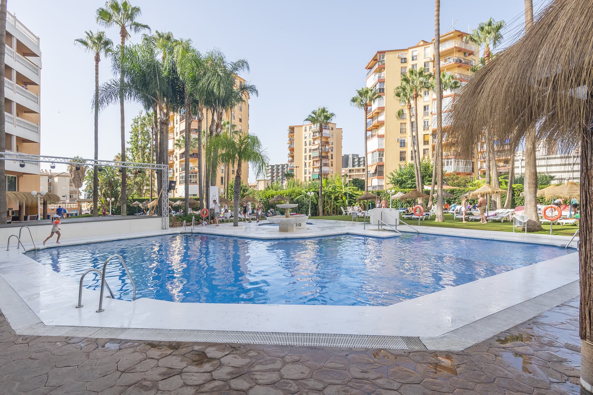 Hotel Parasol by Dorobe, Pool