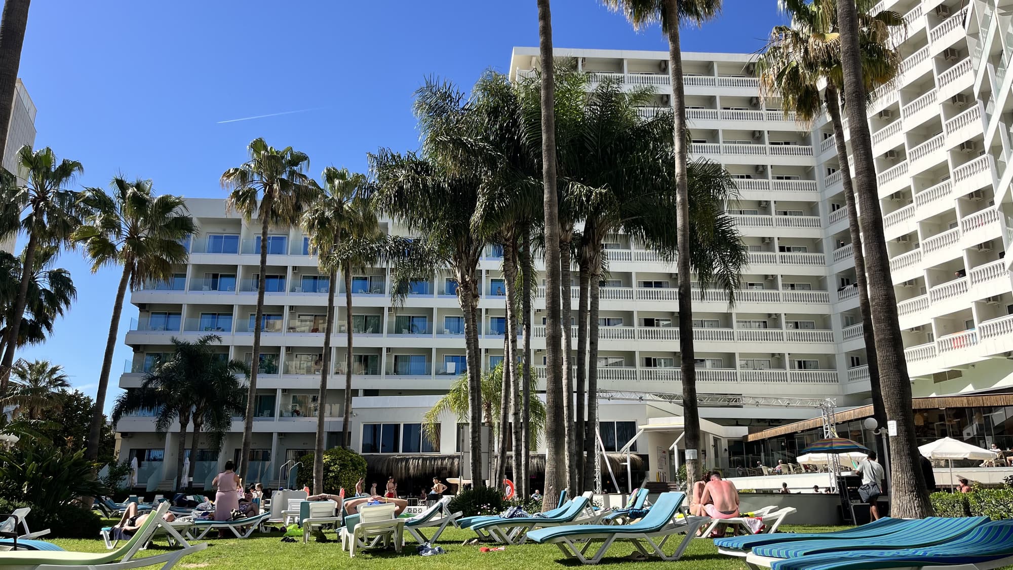 Hotel Parasol by Dorobe, Pool