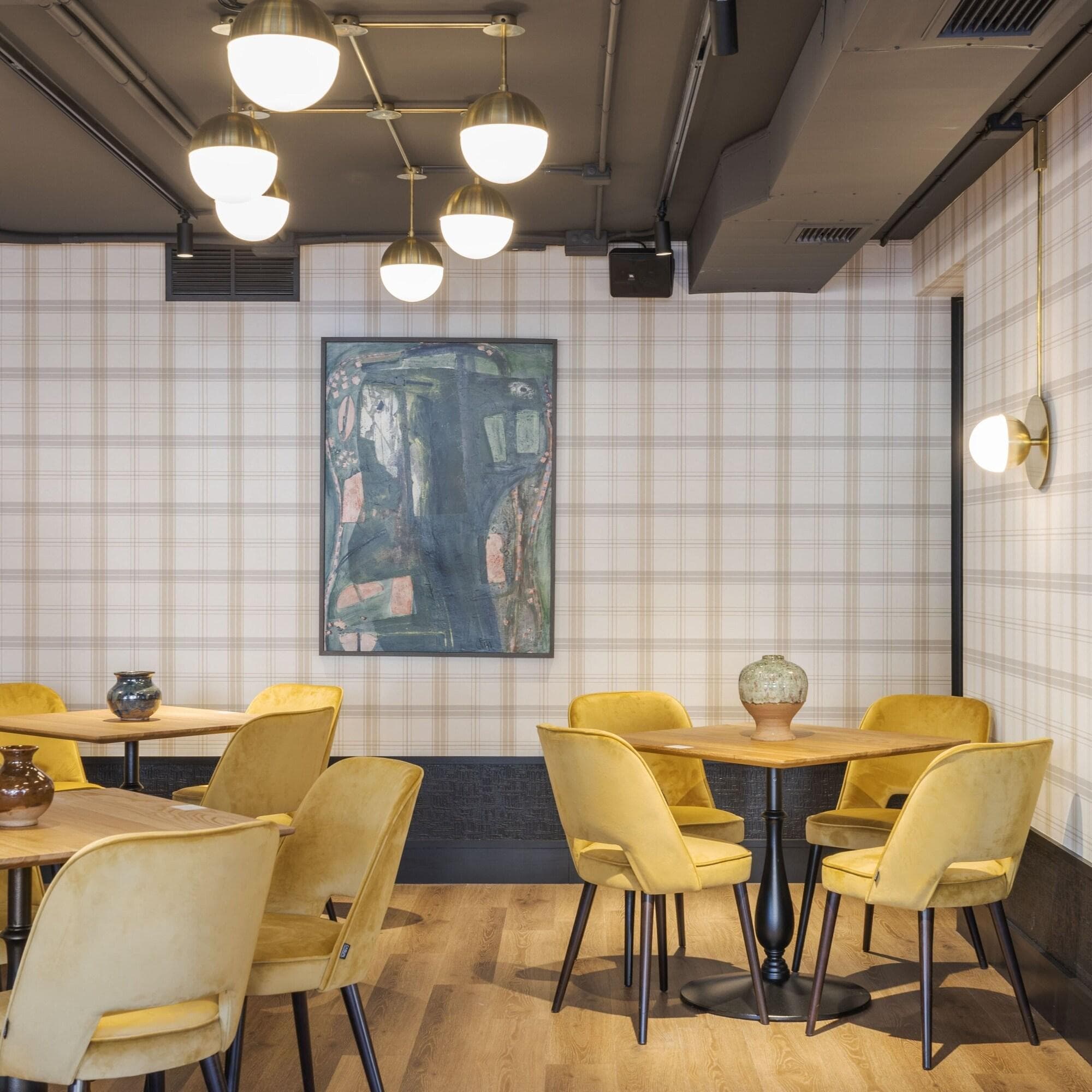 Rice Reyes Católicos, Restaurant