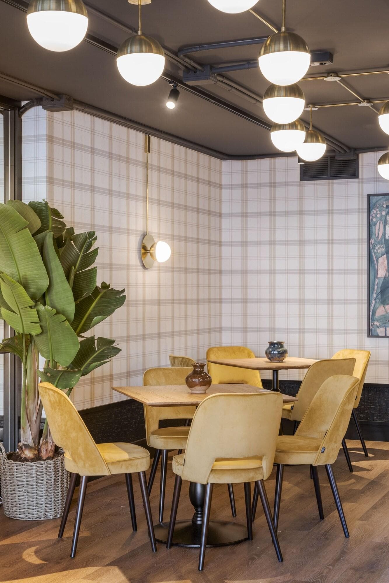 Rice Reyes Católicos, Restaurant