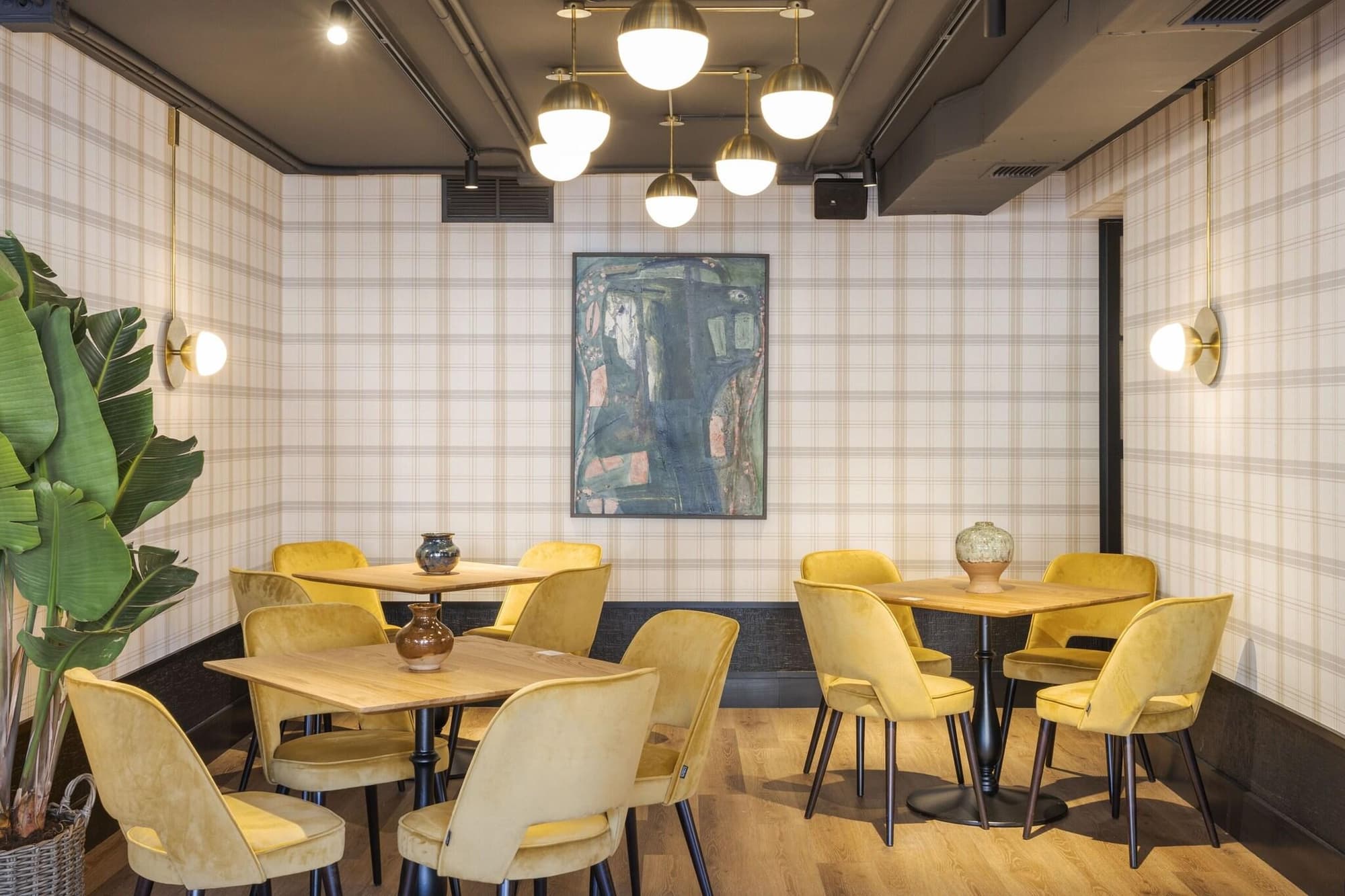 Rice Reyes Católicos, Restaurant