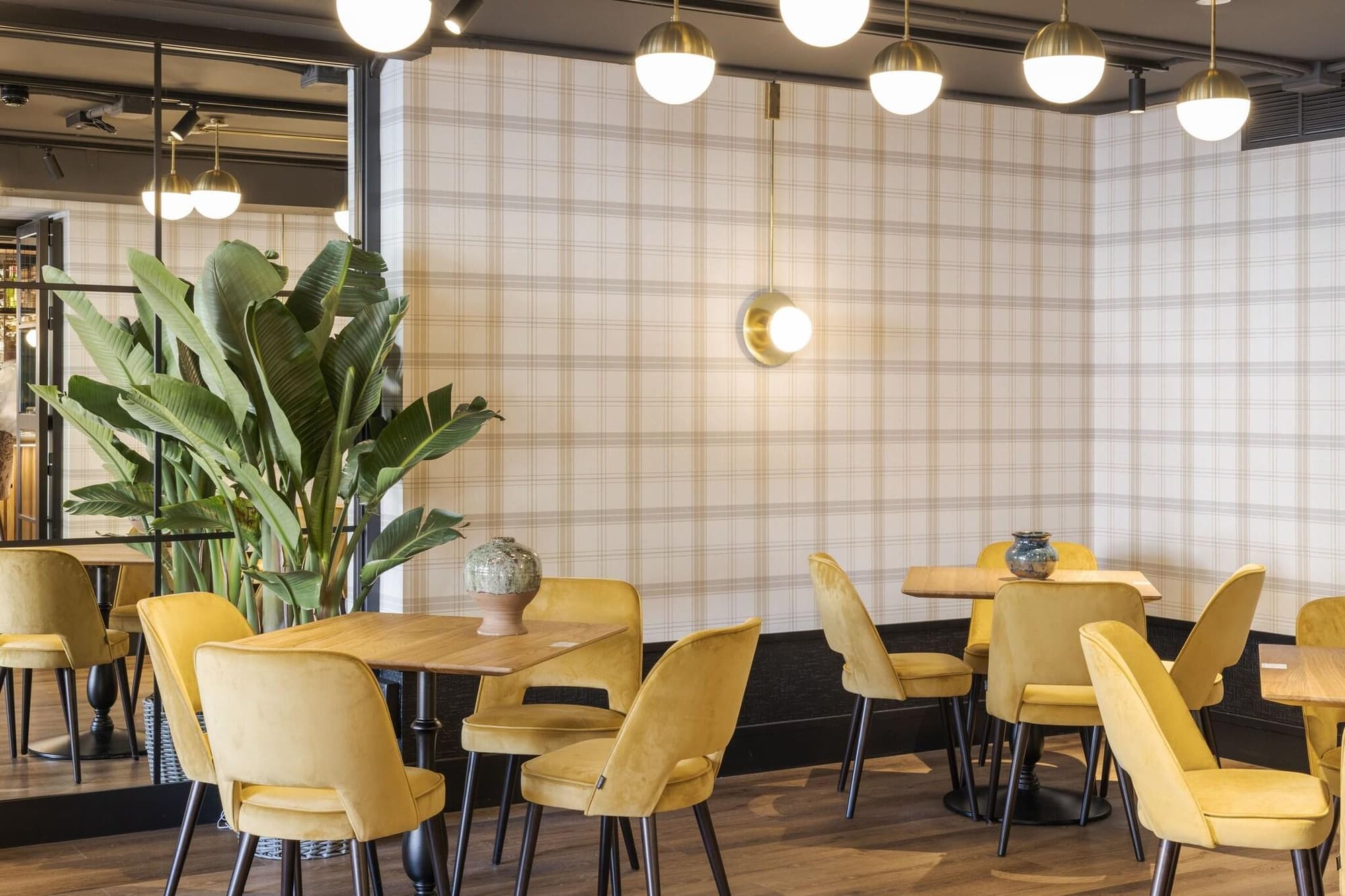 Rice Reyes Católicos, Restaurant