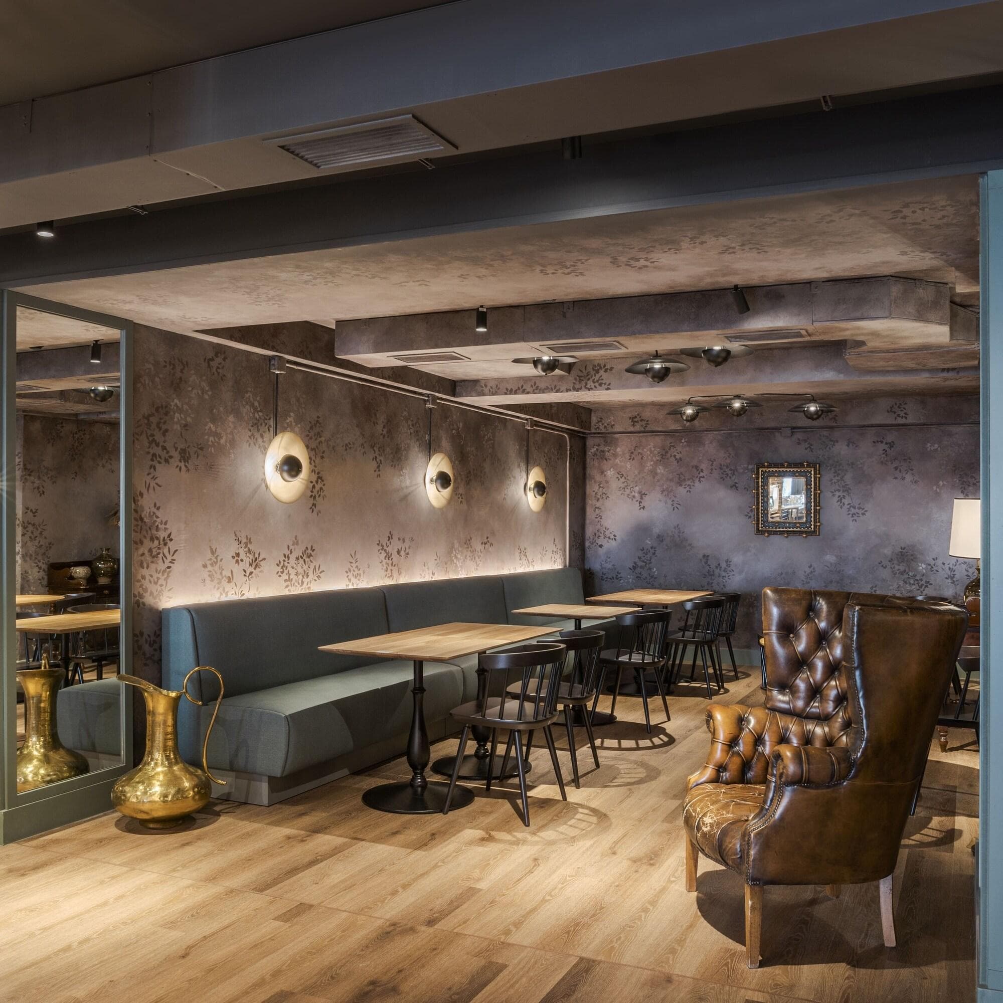 Rice Reyes Católicos, Restaurant