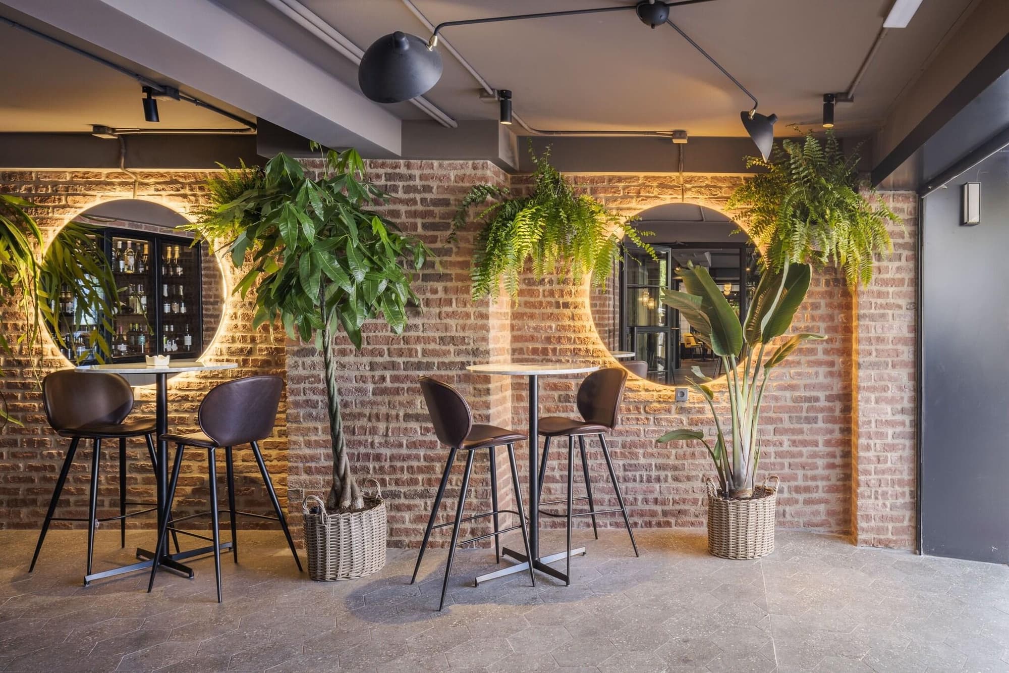 Rice Reyes Católicos, Restaurant