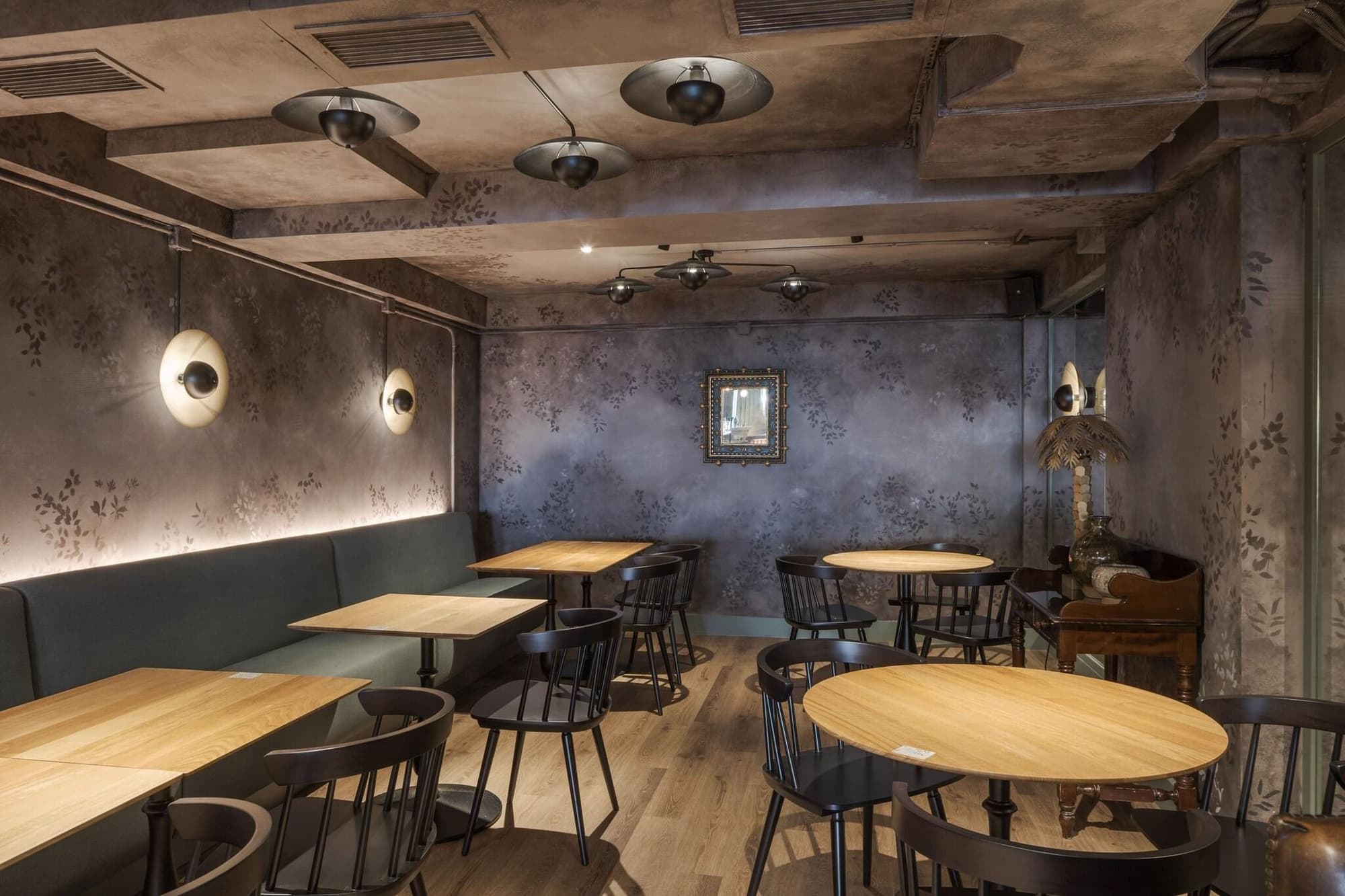 Rice Reyes Católicos, Restaurant