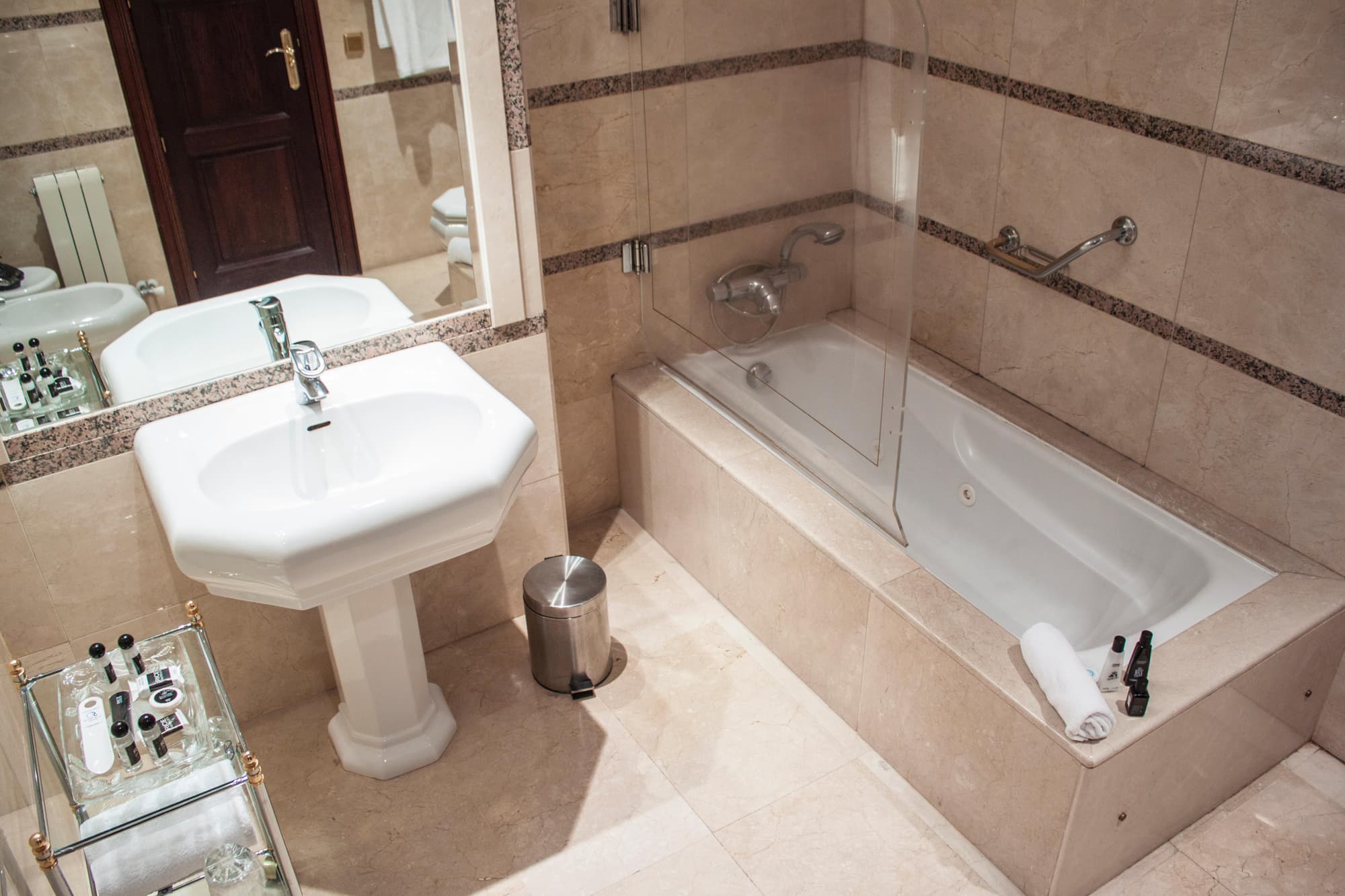 Rice Reyes Católicos, Room