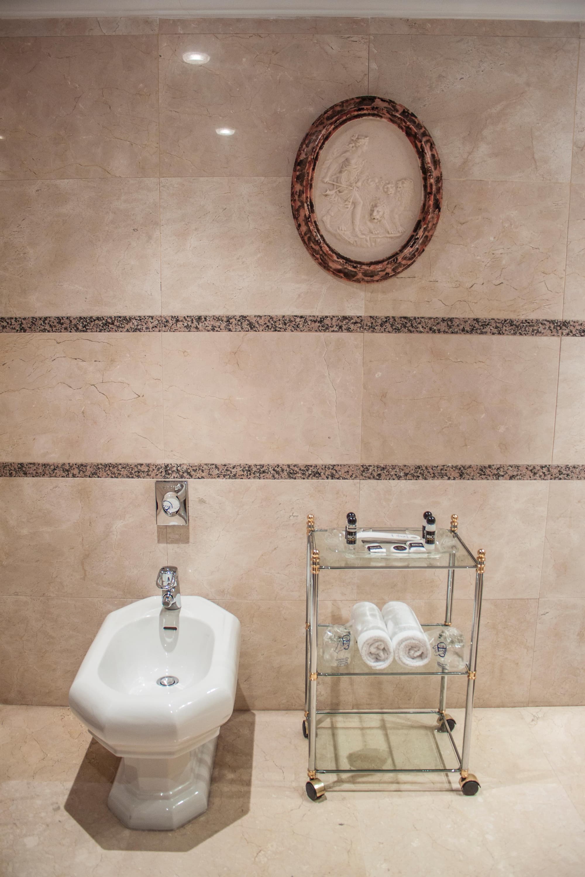 Rice Reyes Católicos, Room